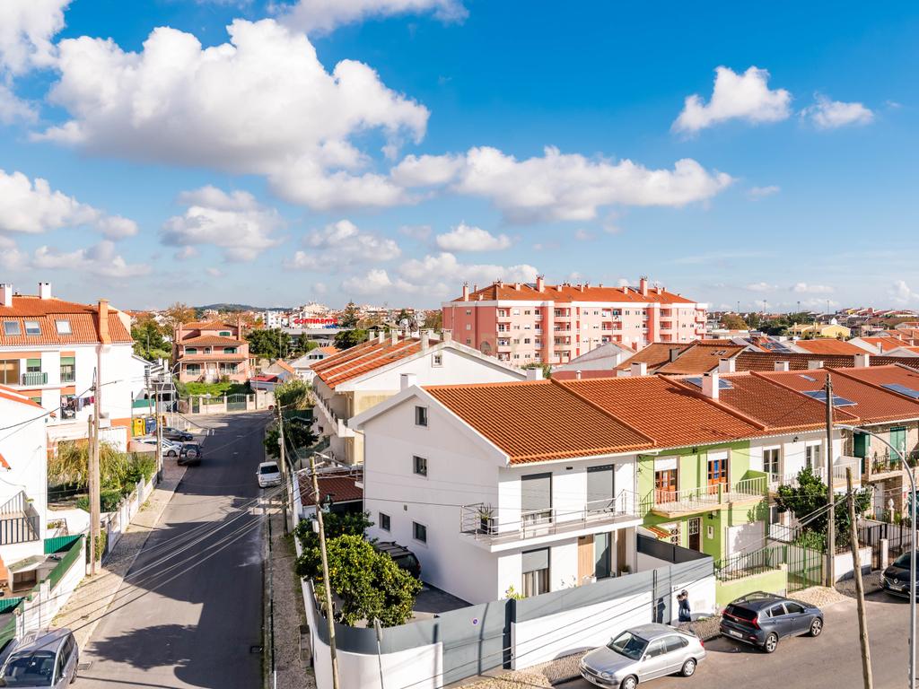 Duplex Renovado com Terraços em Mem-Martins - Image 45