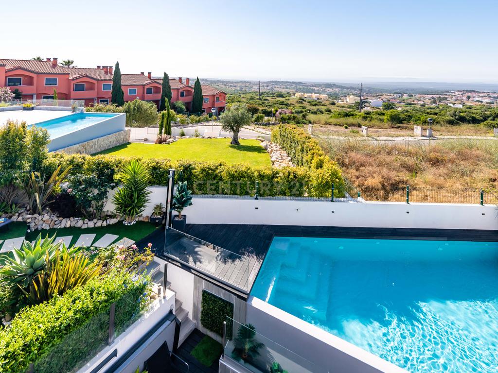 Moradia T3+2 | Sesimbra com Piscina, Jacuzzi, duas Pérgulas Bioclimáticas e muito mais. - Image 109