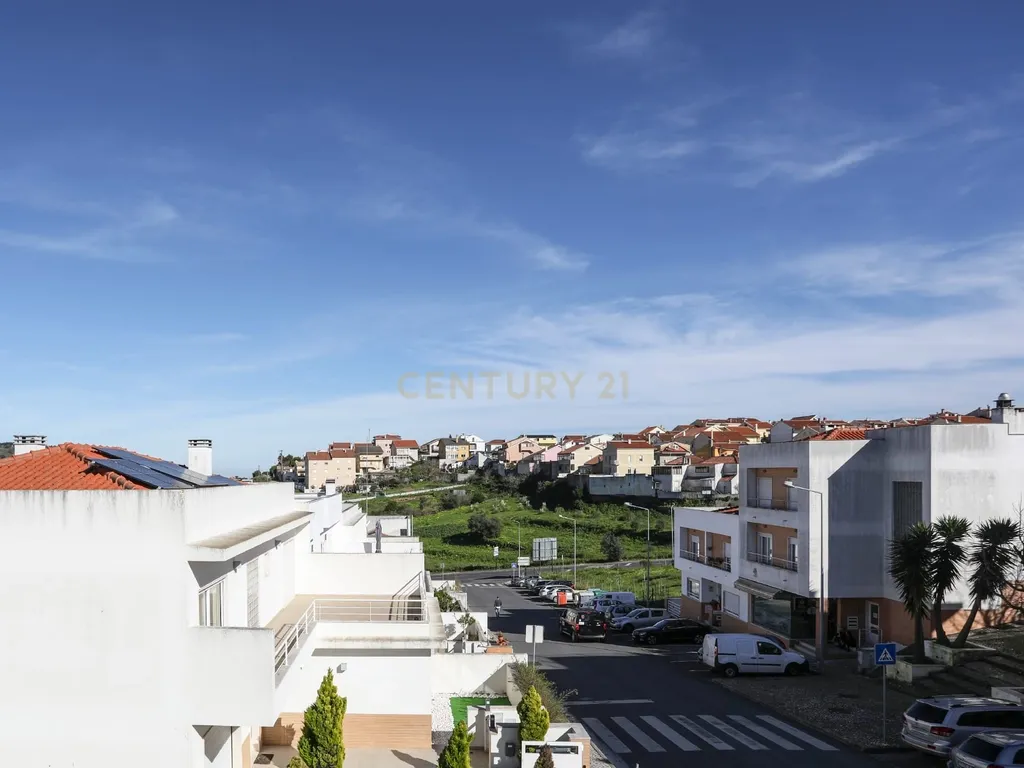 Moradia em Caneças, com piscina, sótao e um anexo com churrasqueira e quarto independente - Image 44