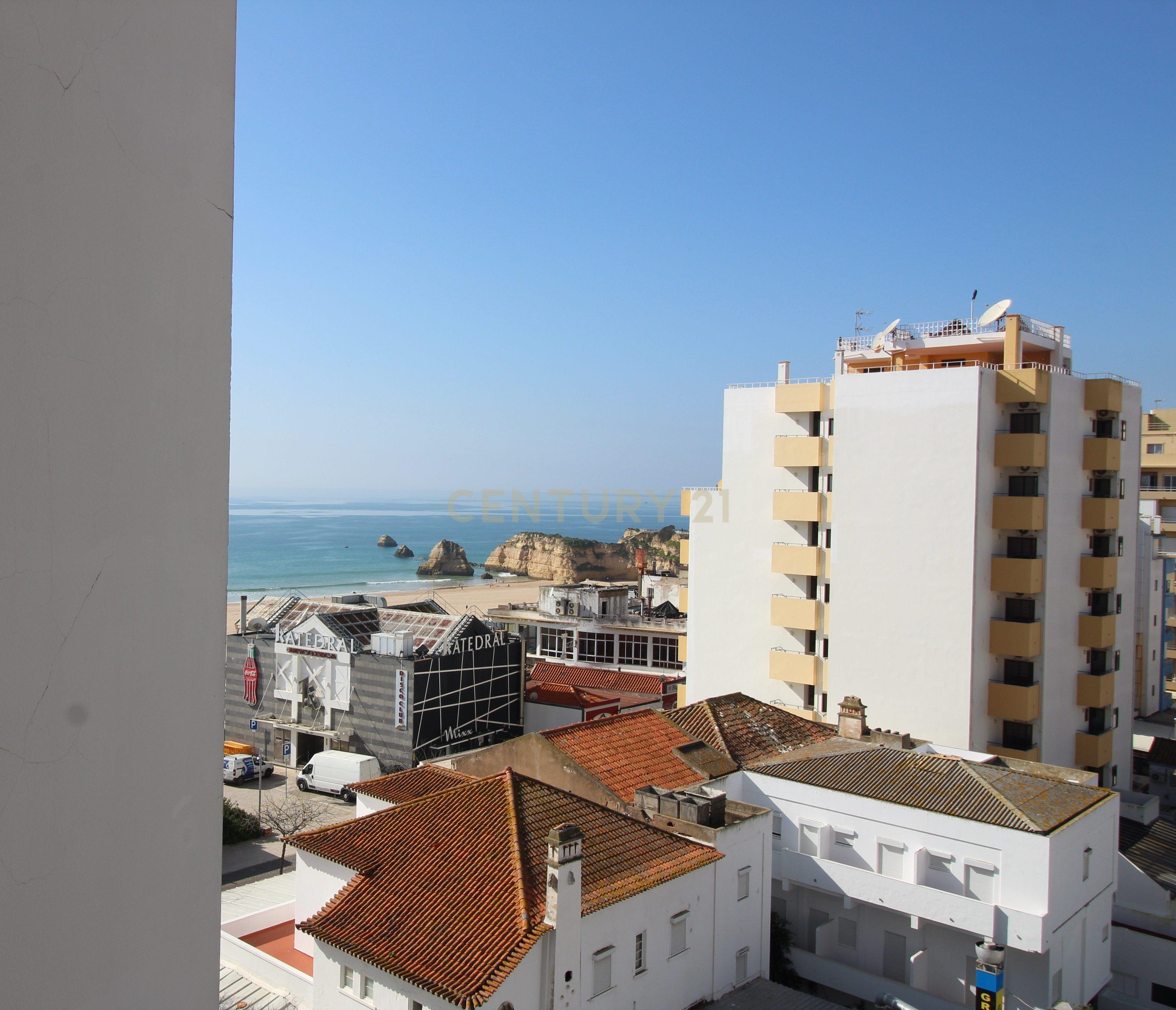 T2 com Vista Mar na Praia da Rocha, Portimão, com garagem - Image 10