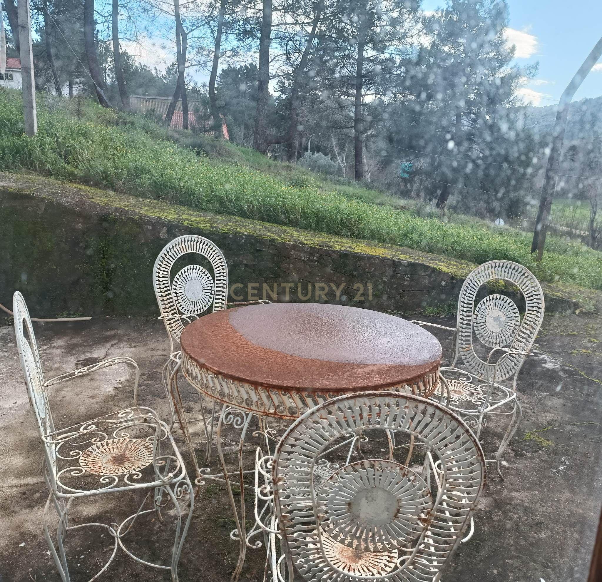 Moradia com restaurante, café e 16 quartos para investimento. - Image 17