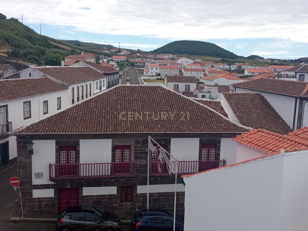 Moradia no Centro de Santa Cruz da Graciosa - Image 4