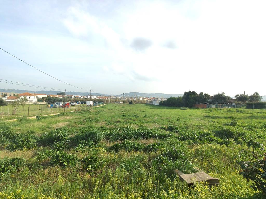 Terreno para Construção no Concelho de Loures - Oportunidade Única! - Image 2