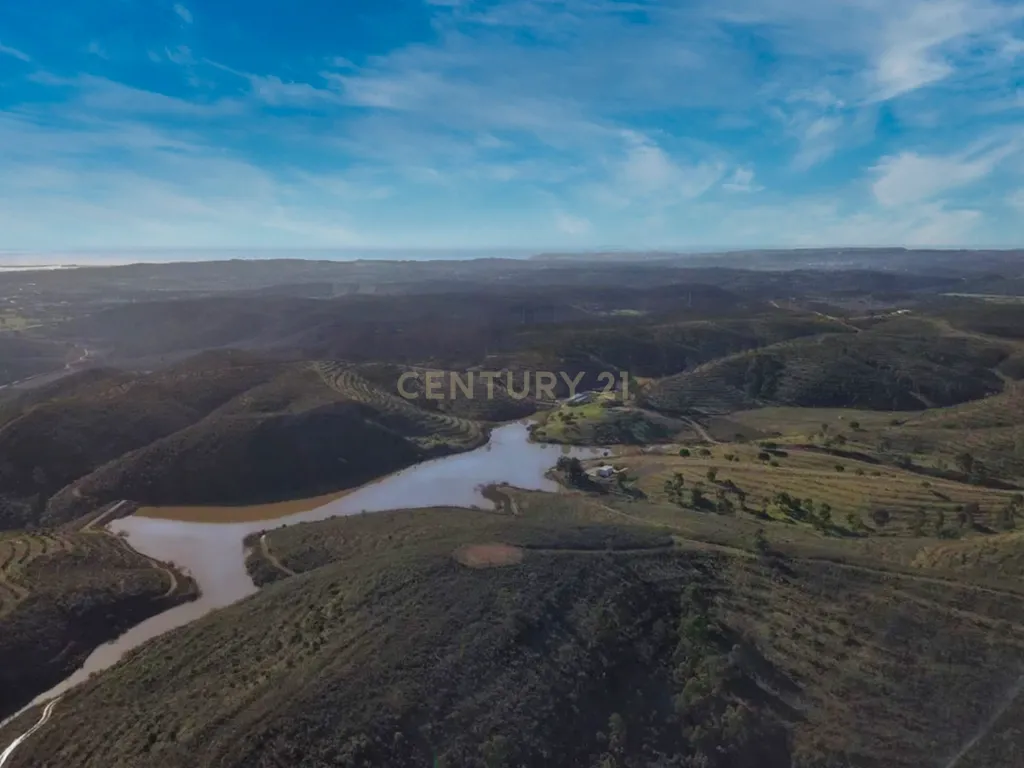 Herdade de 271 Hectares no Barlavento Algarvio, com moradia + 4 estudios, piscina, 9 barragens, 3 estufas. - Image 40