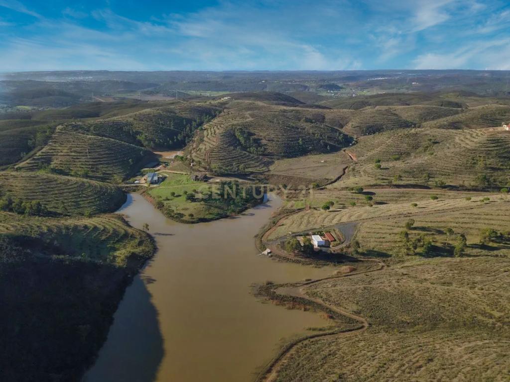 Herdade de 271 Hectares no Barlavento Algarvio, com moradia + 4 estudios, piscina, 9 barragens, 3 estufas. - Image 33