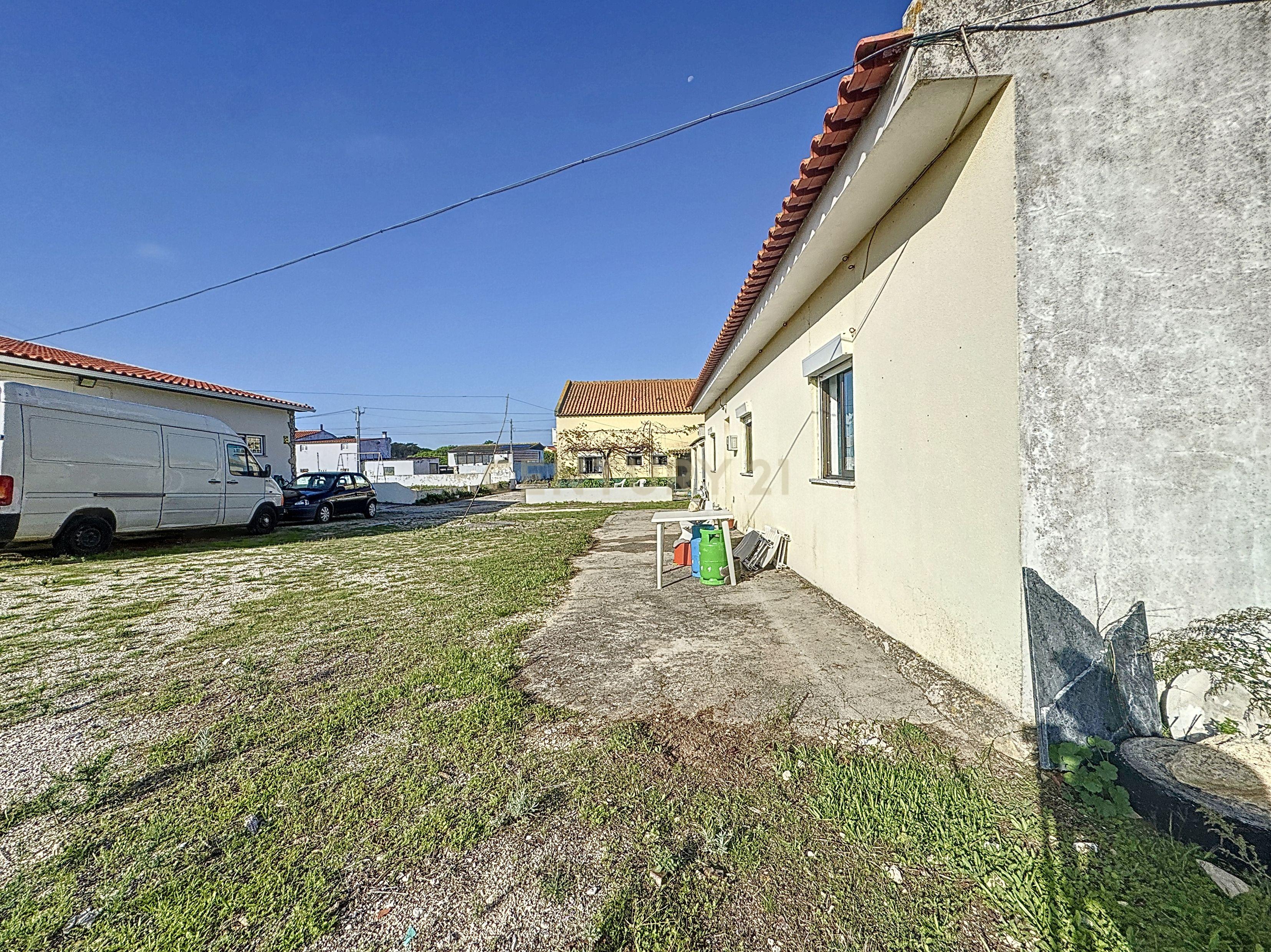 Moradia T3 + T2 + T2 , Com lindo Terreno em Sao Martinho do Porto - Image 46