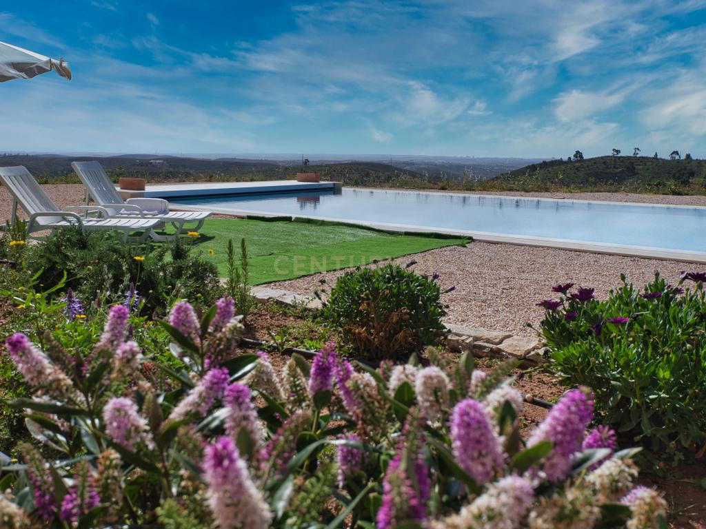 Herdade de 271 Hectares no Barlavento Algarvio, com moradia + 4 estudios, piscina, 9 barragens, 3 estufas. - Image 4