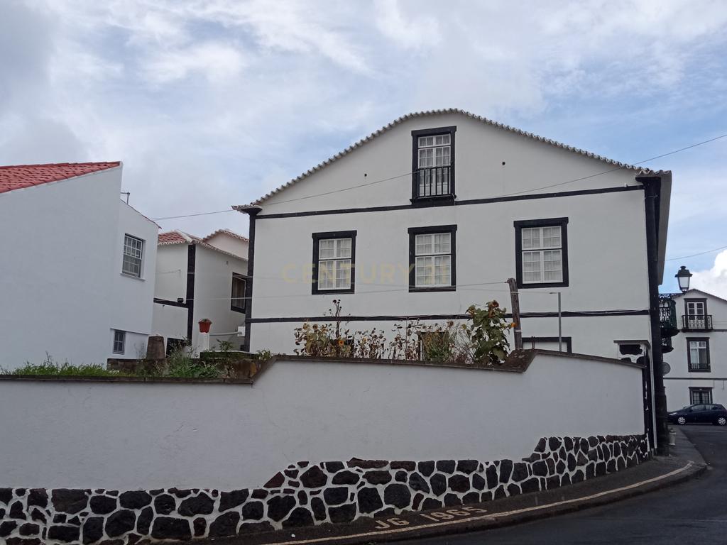 Moradia no Centro de Santa Cruz da Graciosa - Image 2