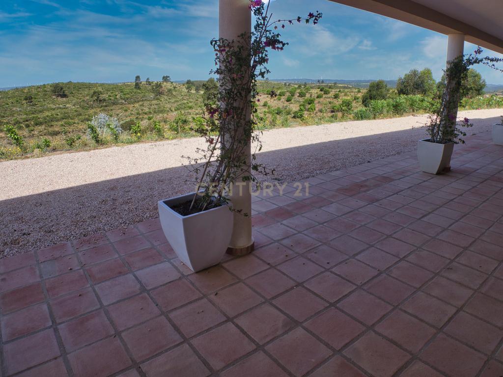 Herdade de 271 Hectares no Barlavento Algarvio, com moradia + 4 estudios, piscina, 9 barragens, 3 estufas. - Image 15