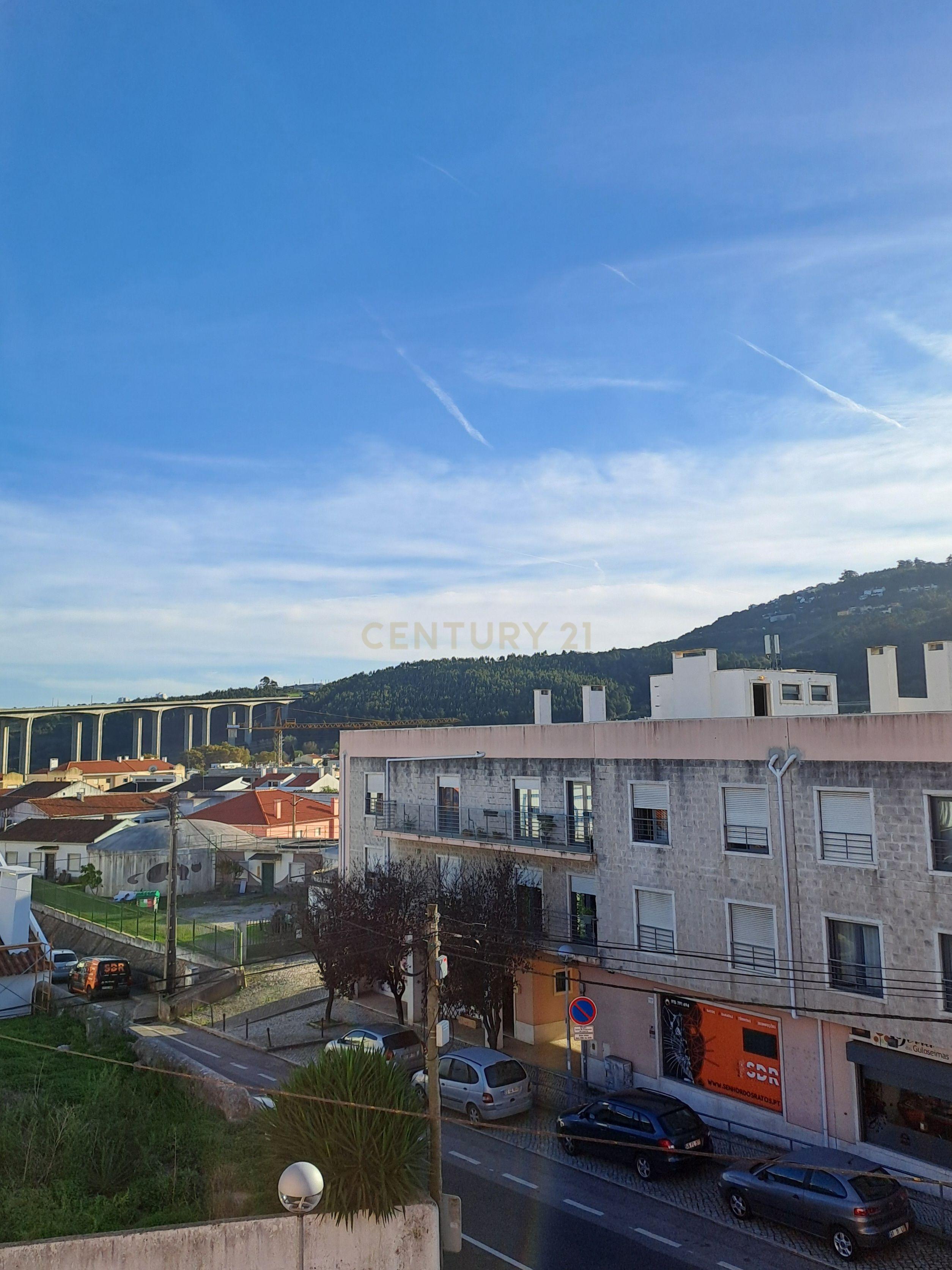 Apartamento T3+1 "duplex" em Pinheiro de Loures - Image 19