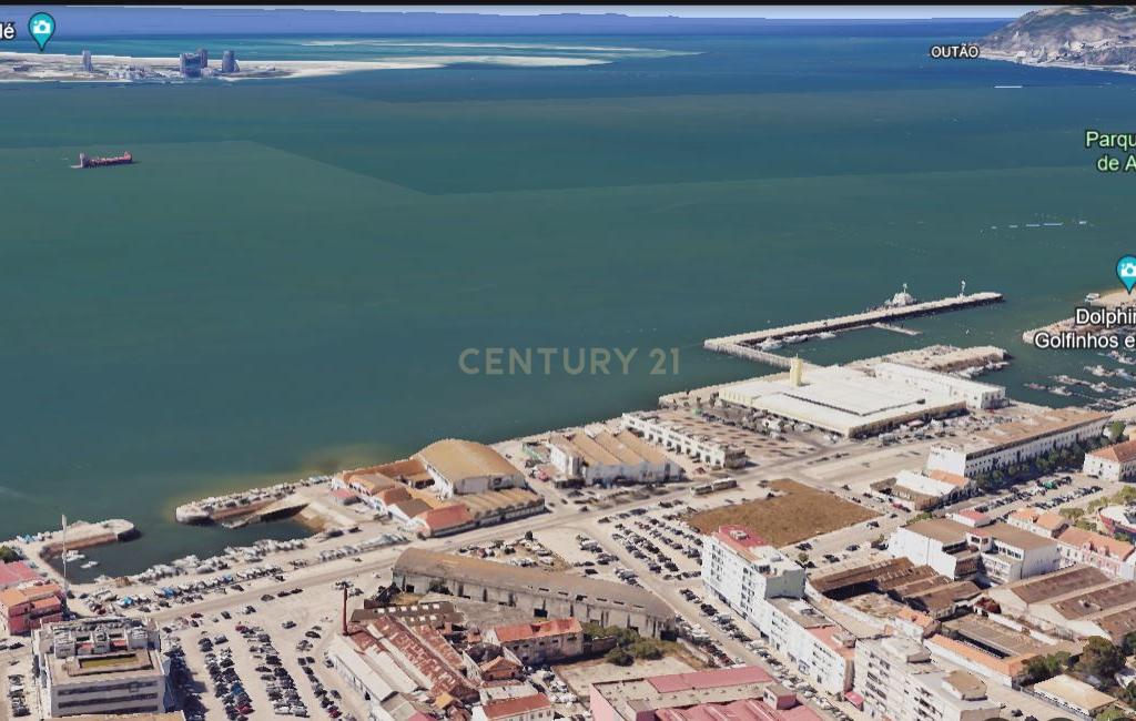 Grande potencial de Investimento junto ao mar em Setúbal, Portugal, com Viabilidade de Construção - Image 14