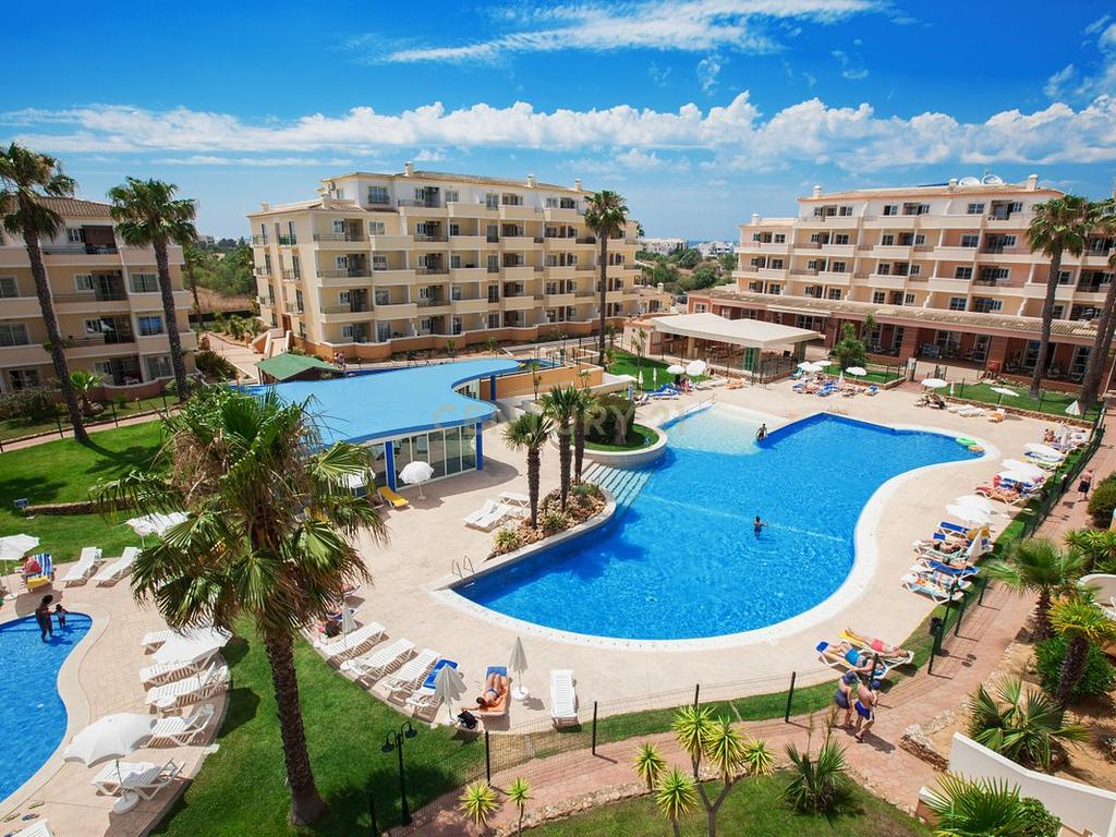 Apartamento T1  em Condomínio fechado com piscina, Vitor`S Plaza Alvor - Image 1