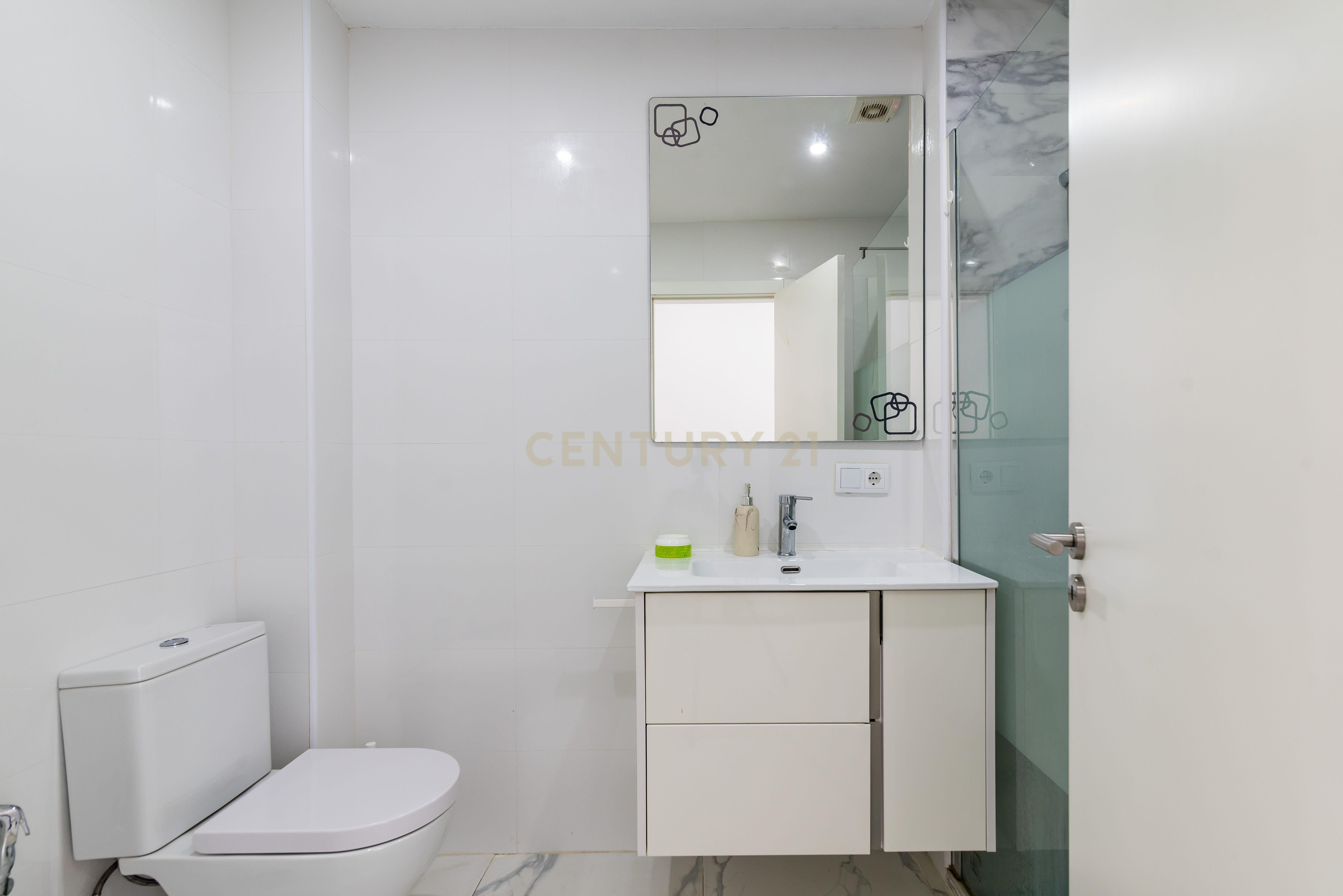 Duplex Renovado com Terraços em Mem-Martins - Image 12