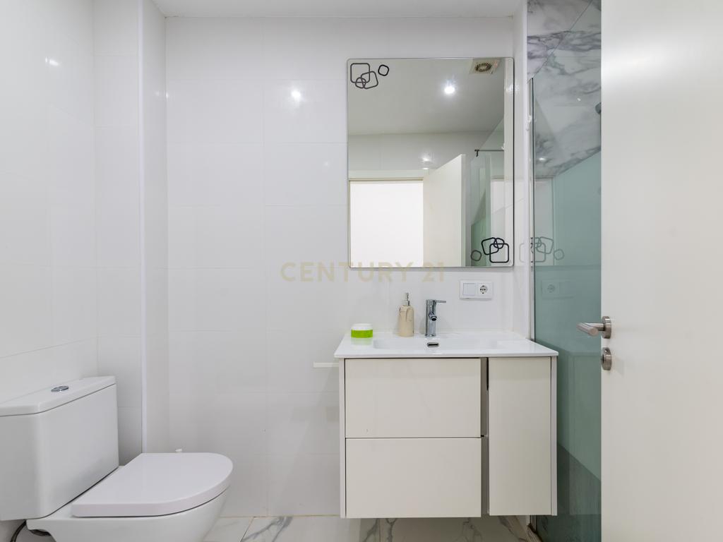 Duplex Renovado com Terraços em Mem-Martins - Image 12