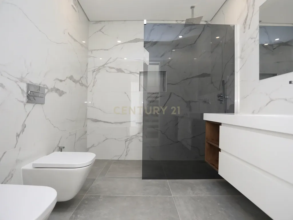 Apartamento T2 + 2 duplex novo com terraço, varanda e box para 2 viaturas - Image 28
