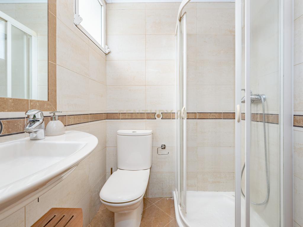 Apartamento T2 Mobilado e Equipado na Achada - Viva com Comodidade - Image 15