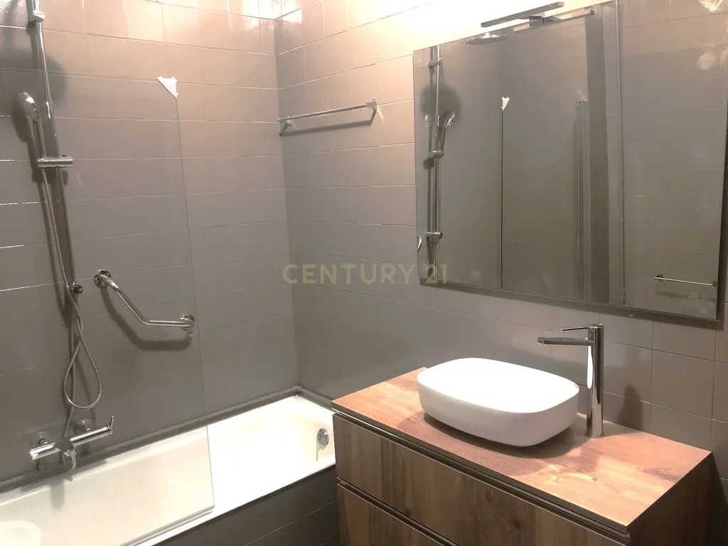 Apartamento T4 na Av. Vasco da Gama, Pinheiro Manso - Image 10