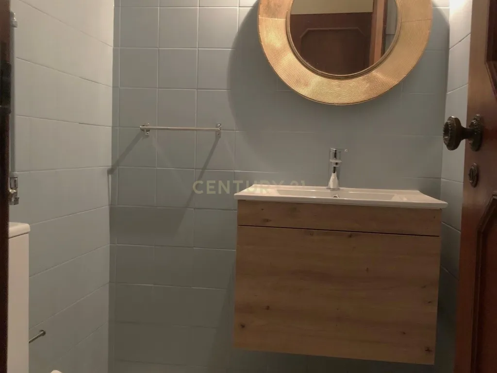 Apartamento T4 na Av. Vasco da Gama, Pinheiro Manso - Image 8