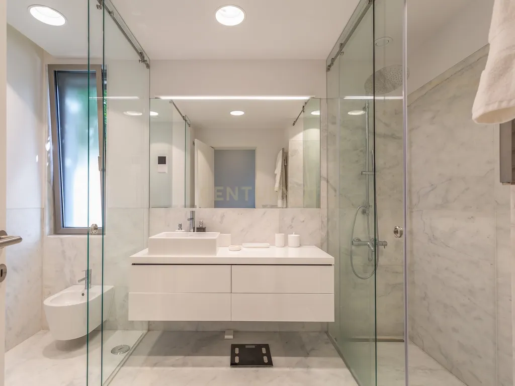 Apartamento T2 Centro Cascais com piscina e jardim privativos - Image 25