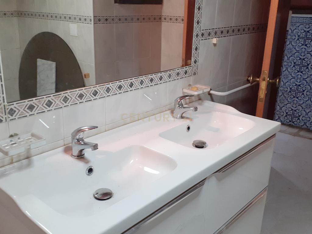 Apartamento T2 -  Av. General Roçadas - Penha de França - Image 10