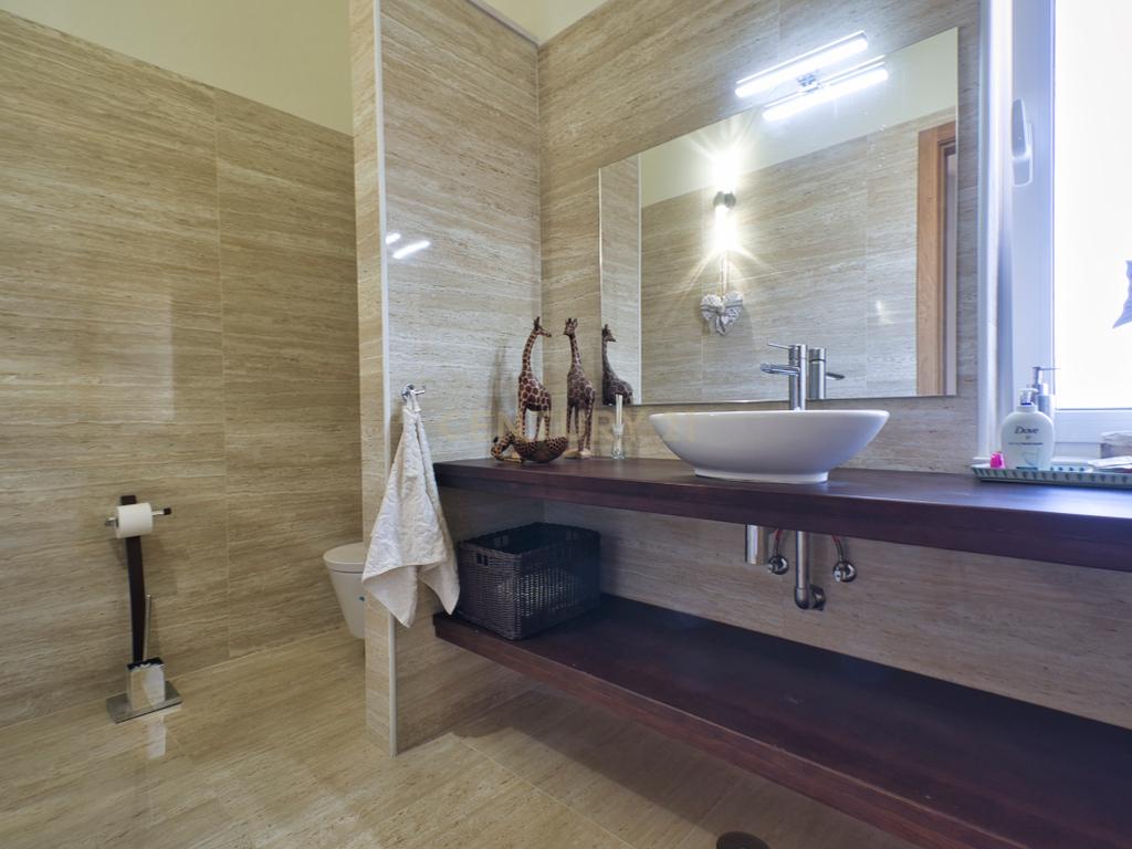 Herdade de 271 Hectares no Barlavento Algarvio, com moradia + 4 estudios, piscina, 9 barragens, 3 estufas. - Image 20