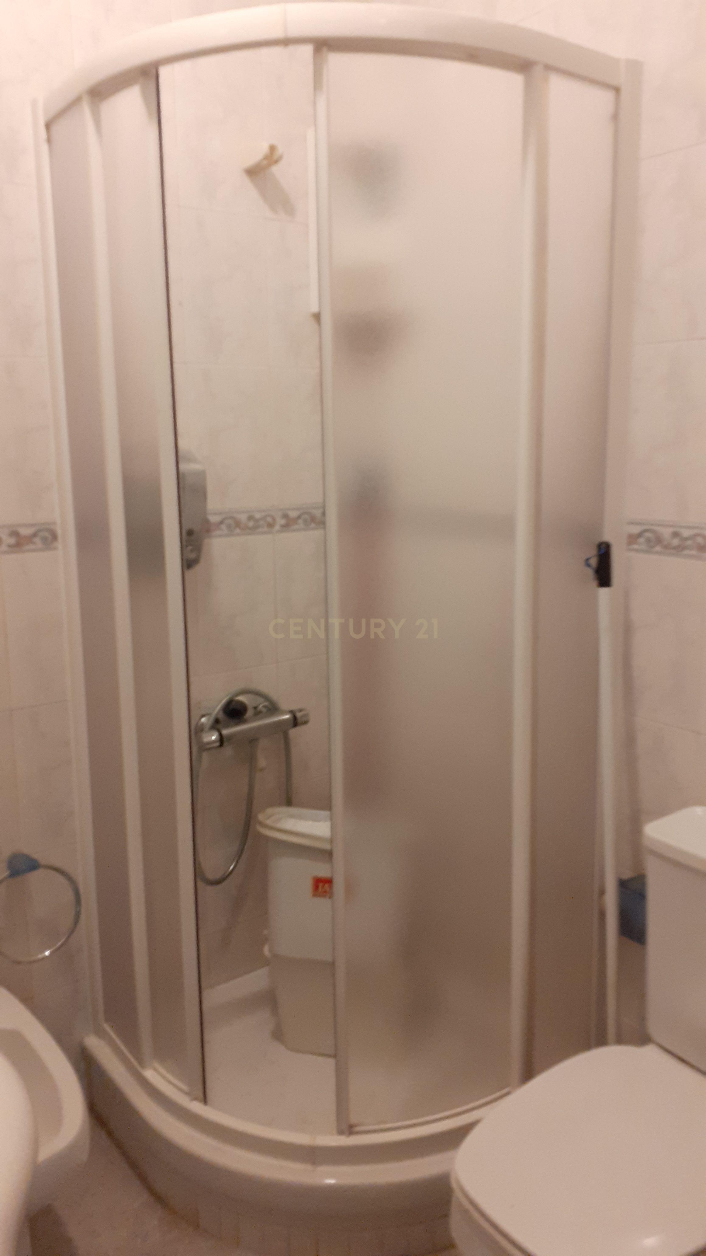 Apartamento T2 - Av. General Roçadas - Penha de França - Image 9