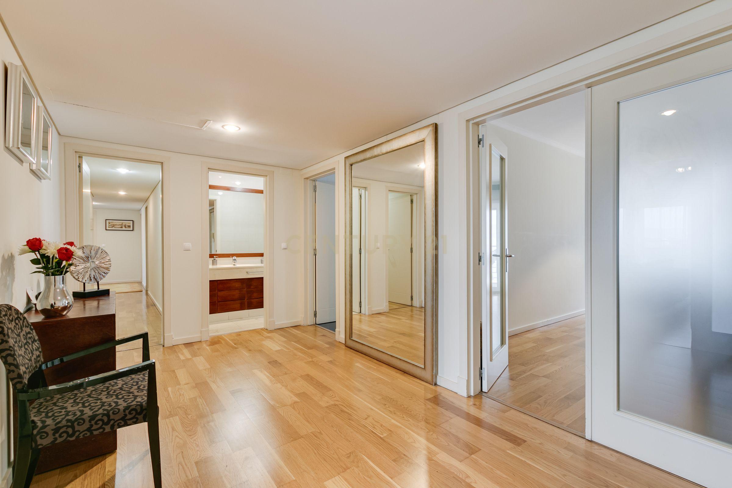 Apartamento T5 em Benfica – 240m² | Junto ao Estádio do Benfica - Image 35