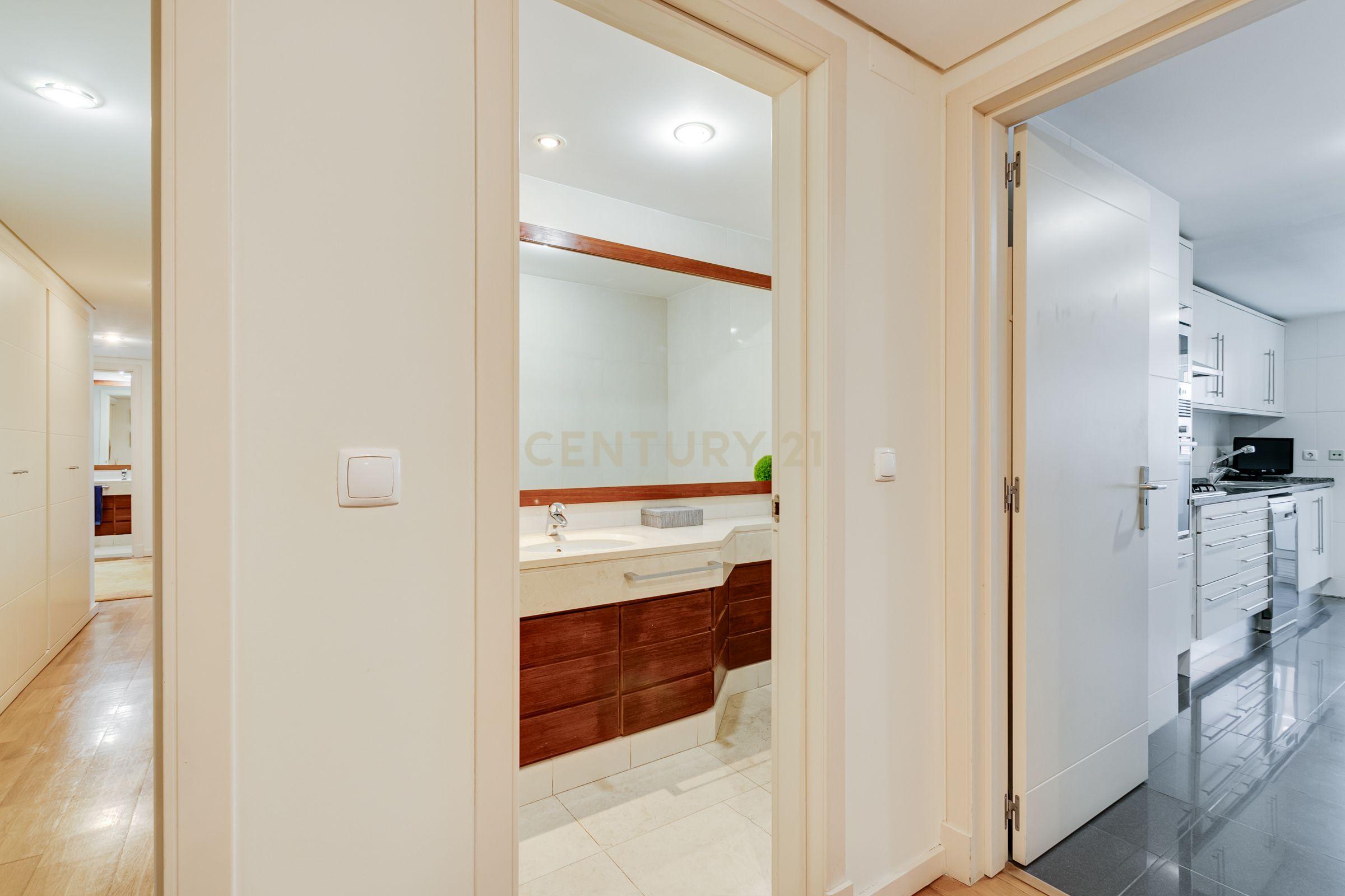 Apartamento T5 em Benfica – 240m² | Junto ao Estádio do Benfica - Image 27