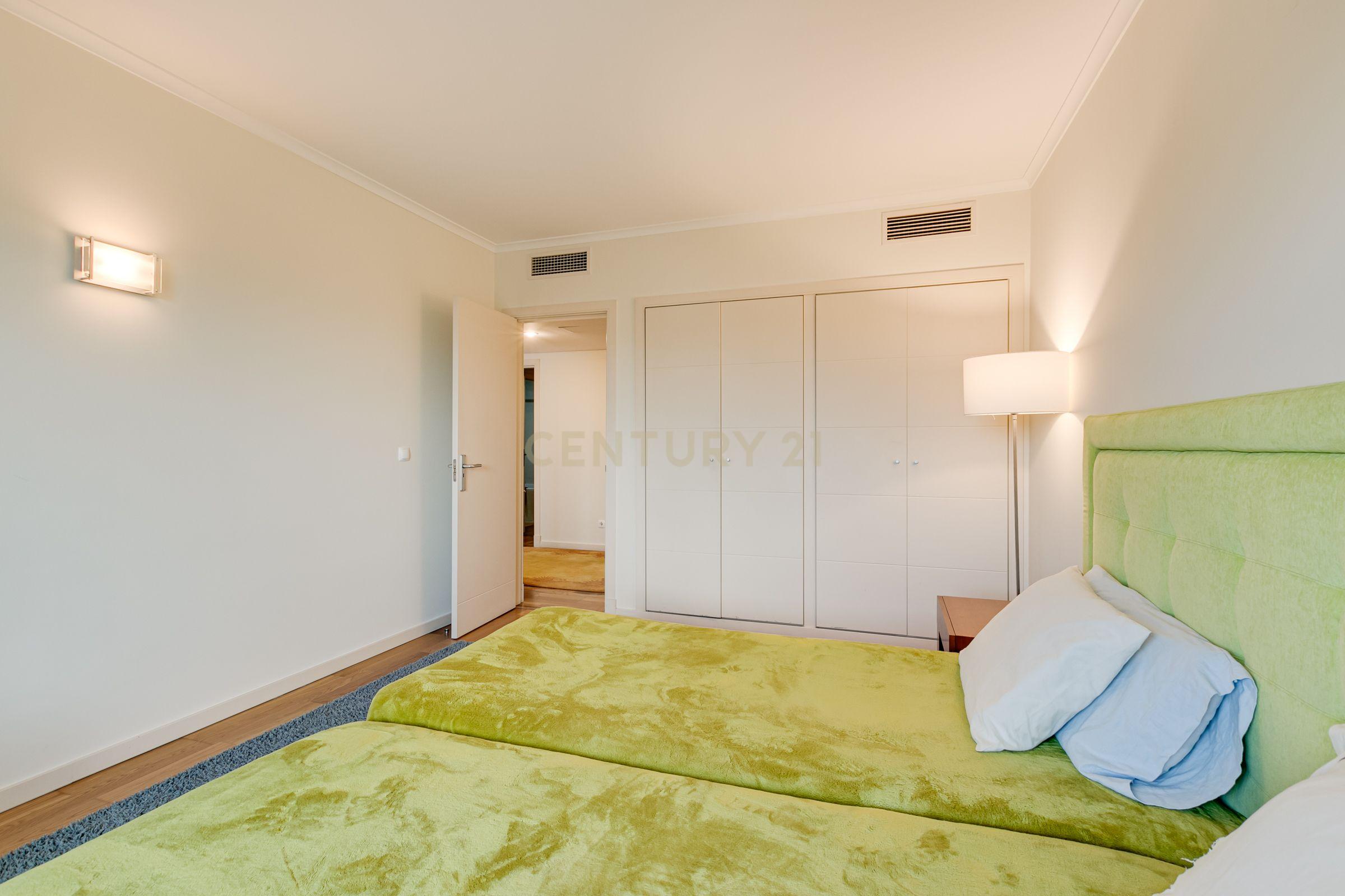 Apartamento T5 em Benfica – 240m² | Junto ao Estádio do Benfica - Image 14