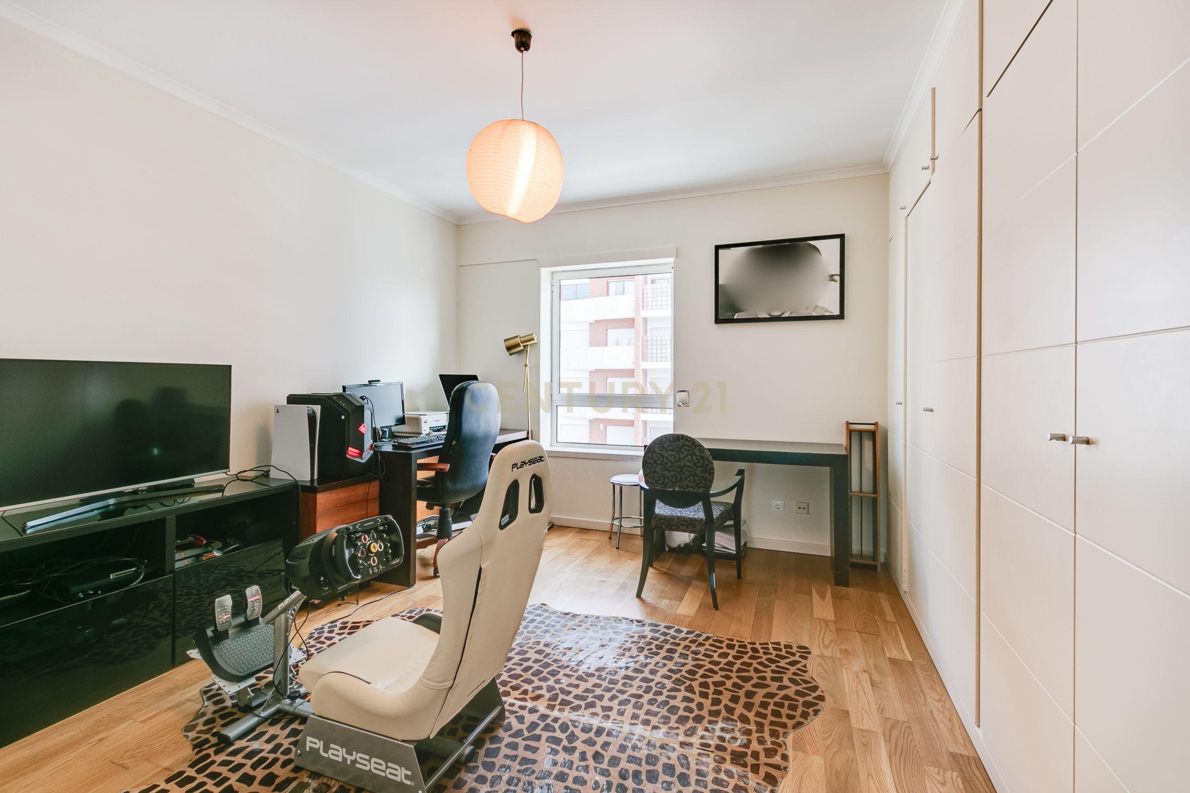 Apartamento T5 em Benfica – 240m² | Junto ao Estádio do Benfica - Image 20
