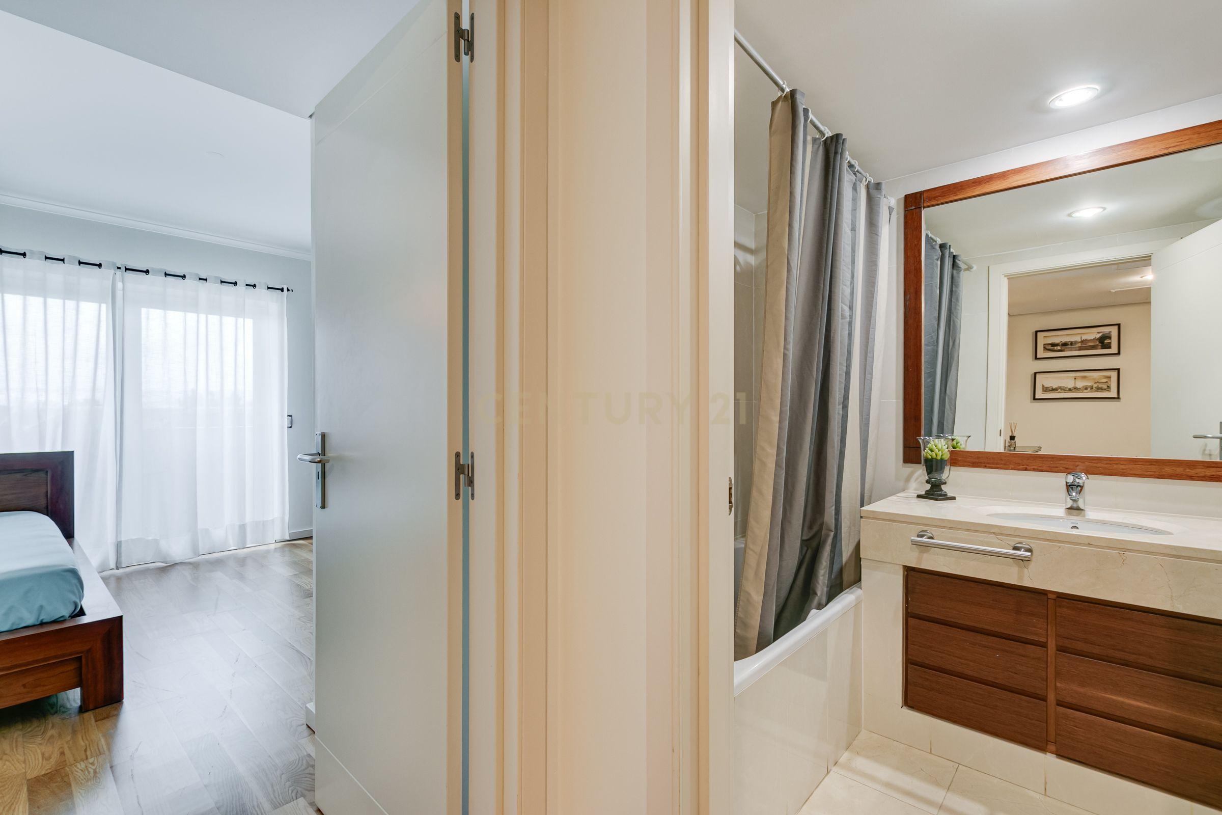 Apartamento T5 em Benfica – 240m² | Junto ao Estádio do Benfica - Image 28