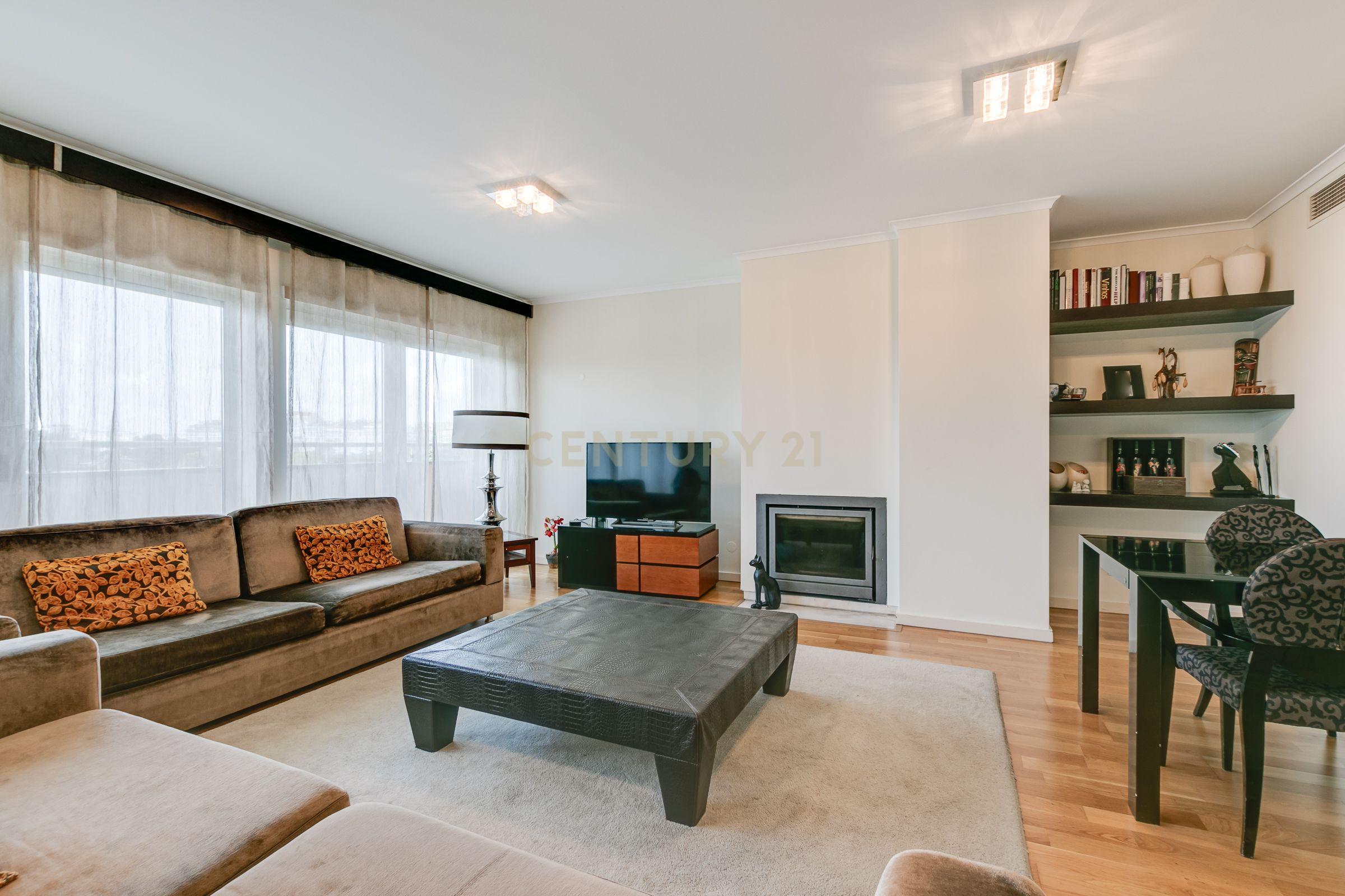 Apartamento T5 em Benfica – 240m² | Junto ao Estádio do Benfica - Image 4