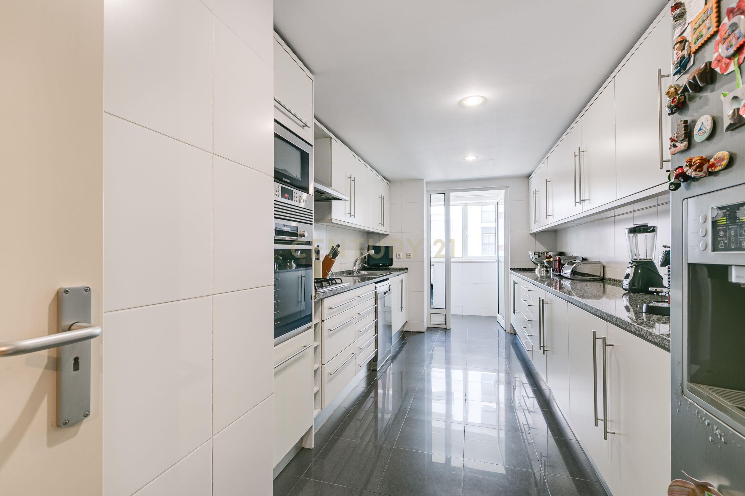 Apartamento T5 em Benfica – 240m² | Junto ao Estádio do Benfica - Image 5