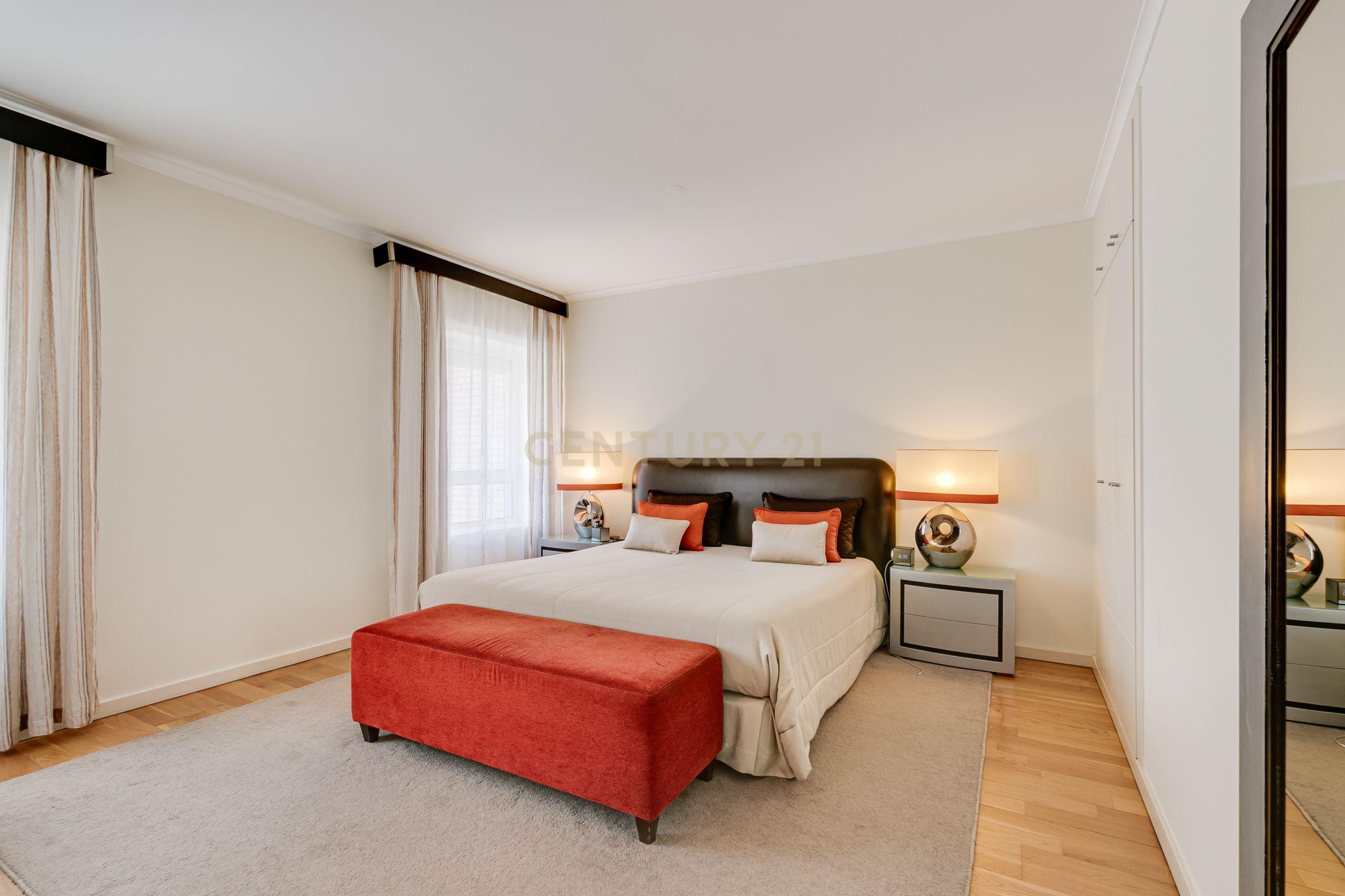 Apartamento T5 em Benfica – 240m² | Junto ao Estádio do Benfica - Image 11