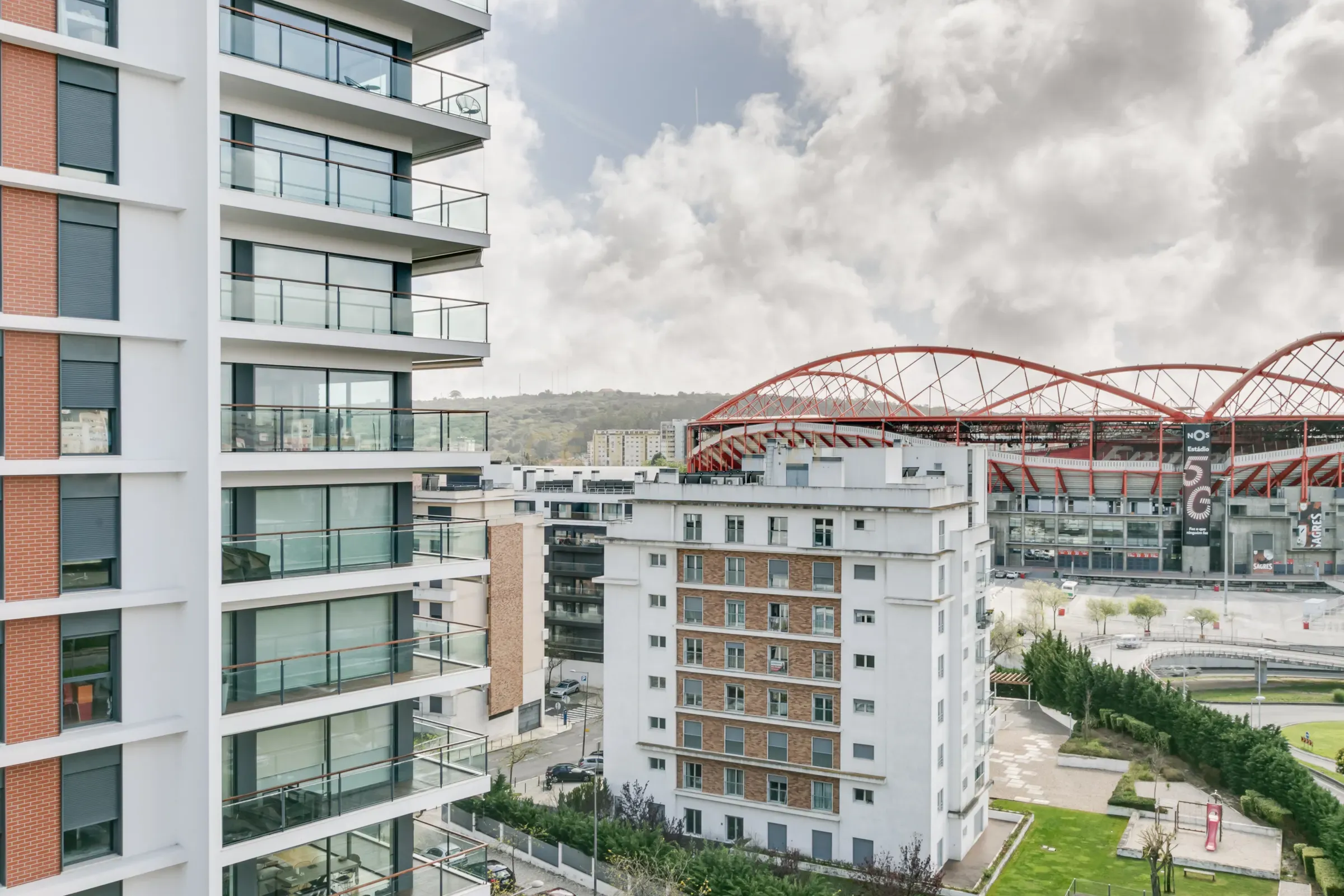 Apartamento T5 em Benfica – 240m² | Junto ao Estádio do Benfica - Image 1