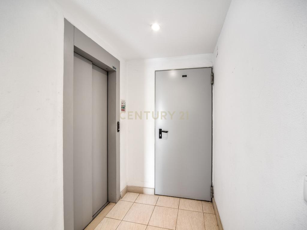 T2 com 108 m², Garagem e Elevador – Avenida Pedro Nunes, Montijo - Image 20