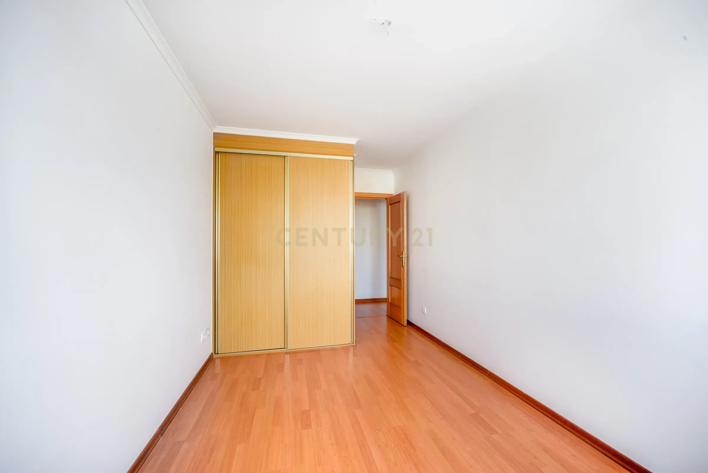 Fotografia 3 de T2 com 108 m², Garagem e Elevador – Avenida Pedro Nunes, Montijo