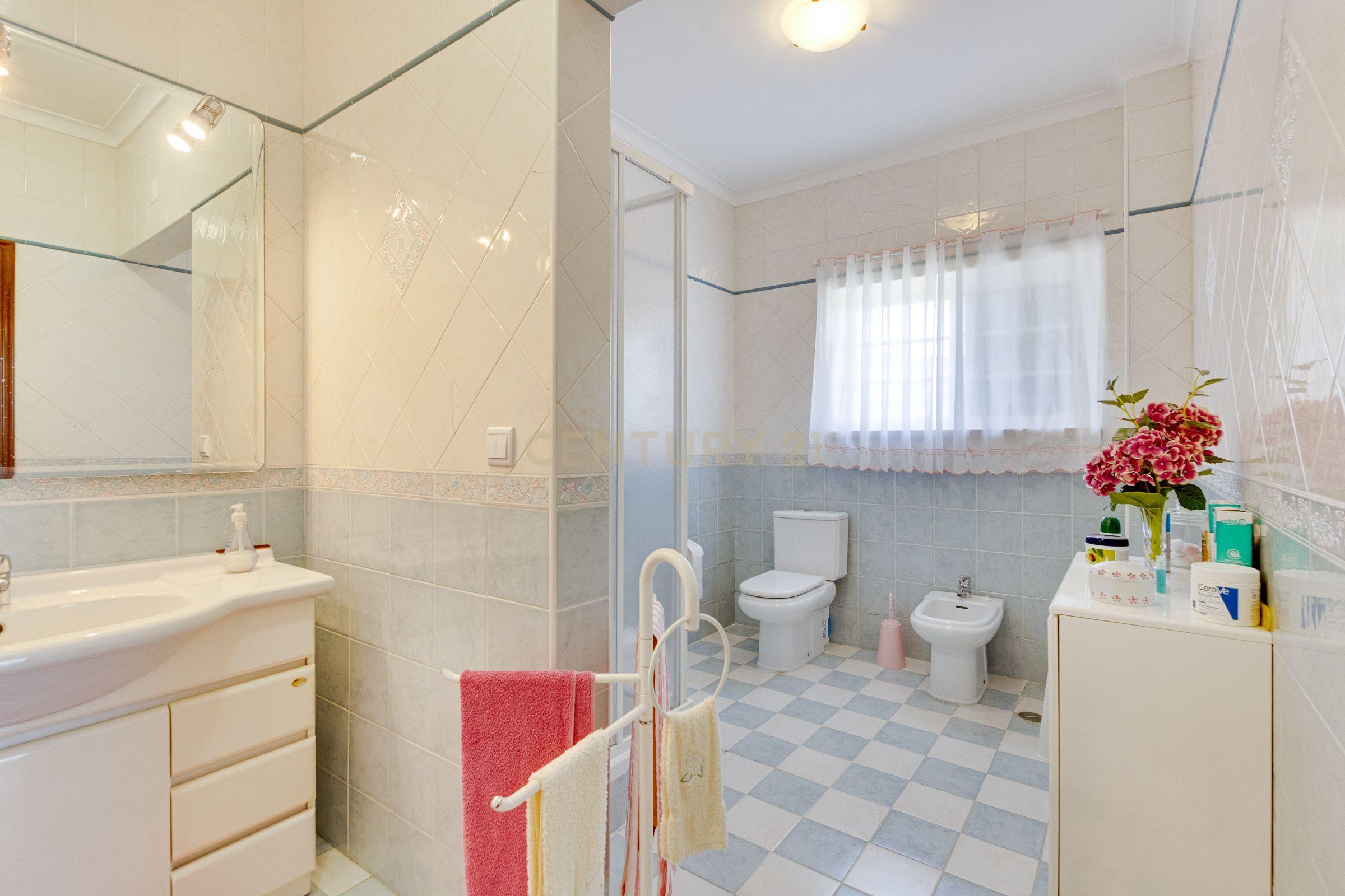 Moradia T4 - Image 45