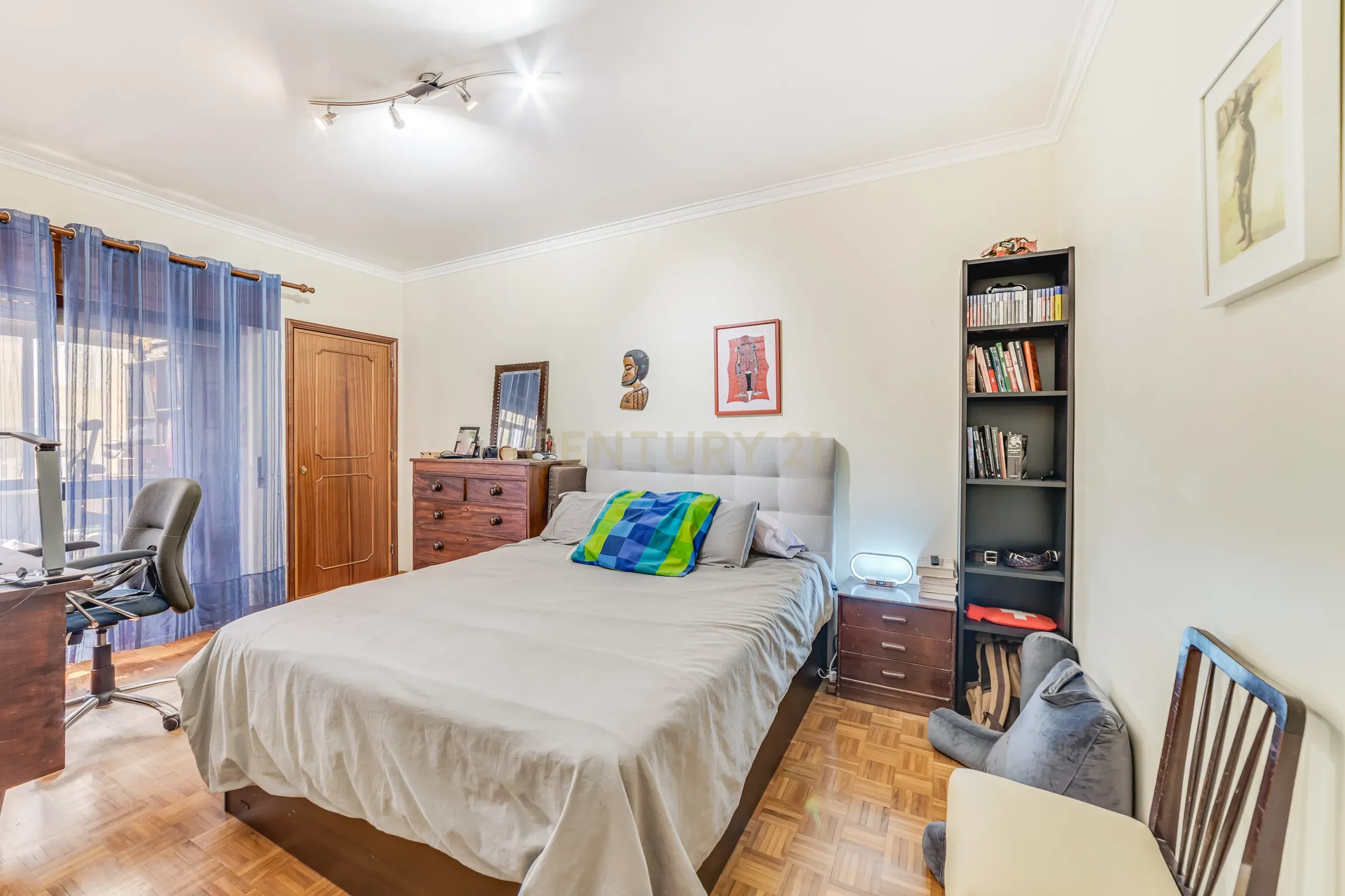 Apartamento T4 Belas - Image 13