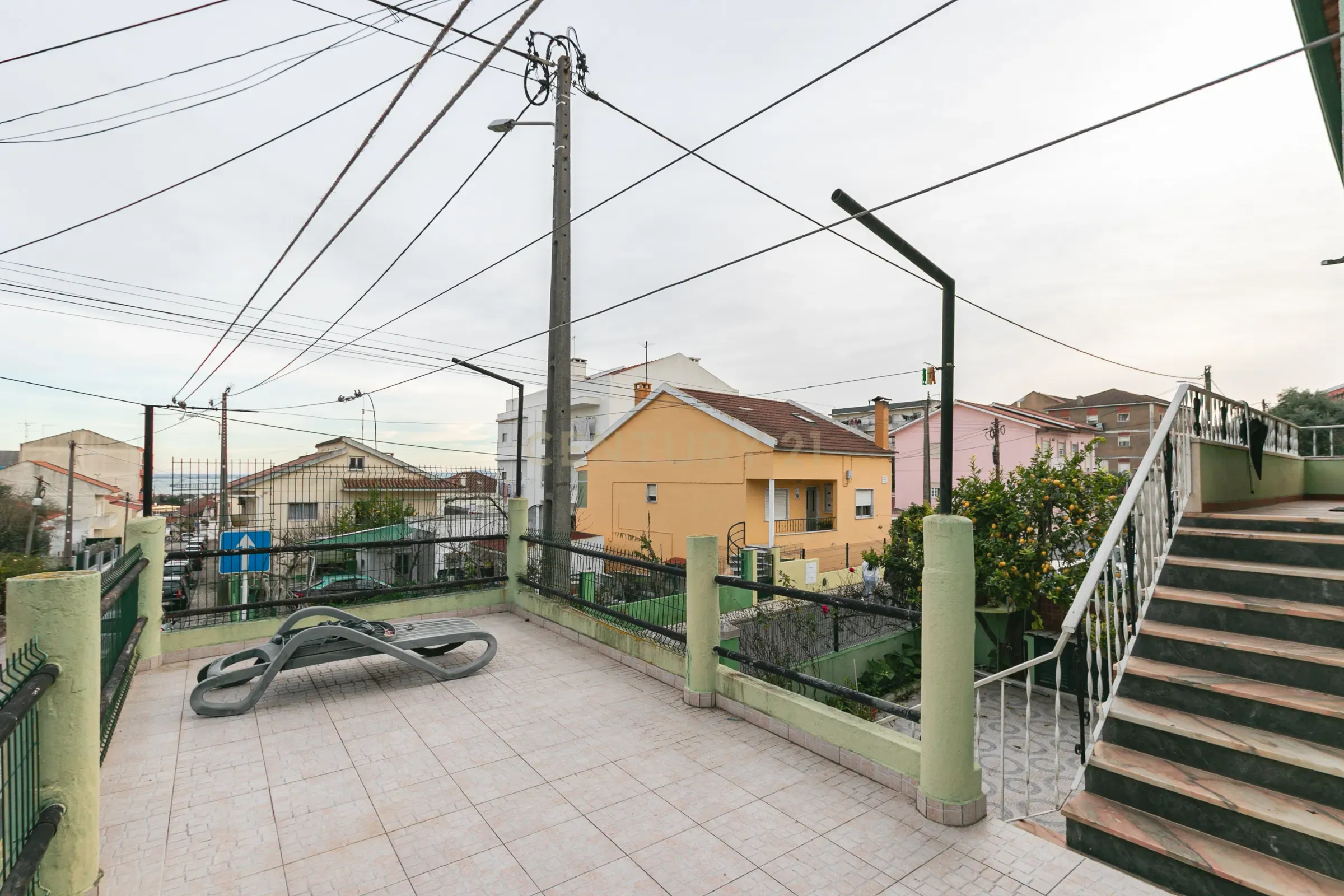 MORADIA BI-FAMILIAR - CATUJAL / LOURES - Image 43
