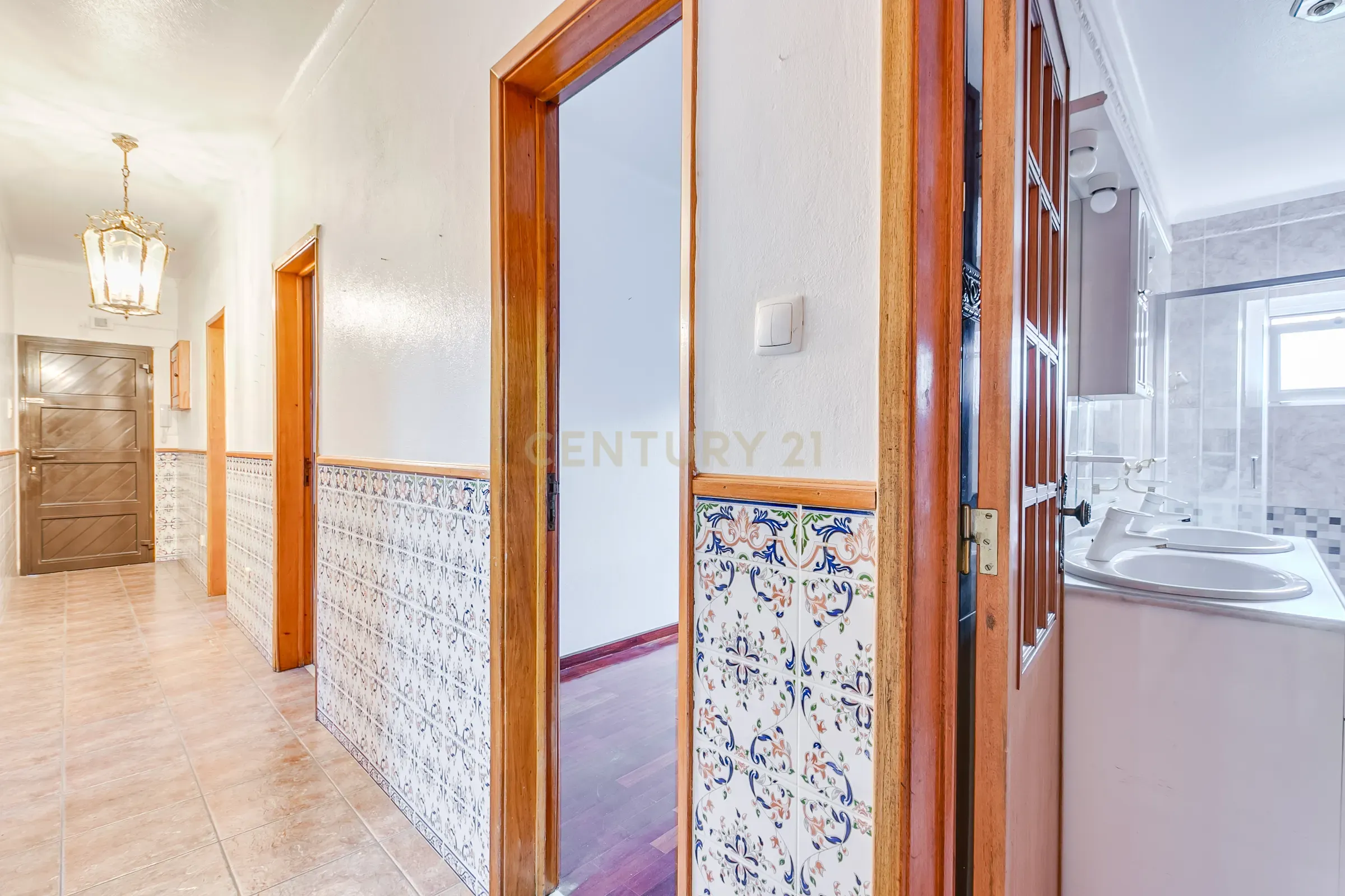 MORADIA BI-FAMILIAR - CATUJAL / LOURES - Image 21
