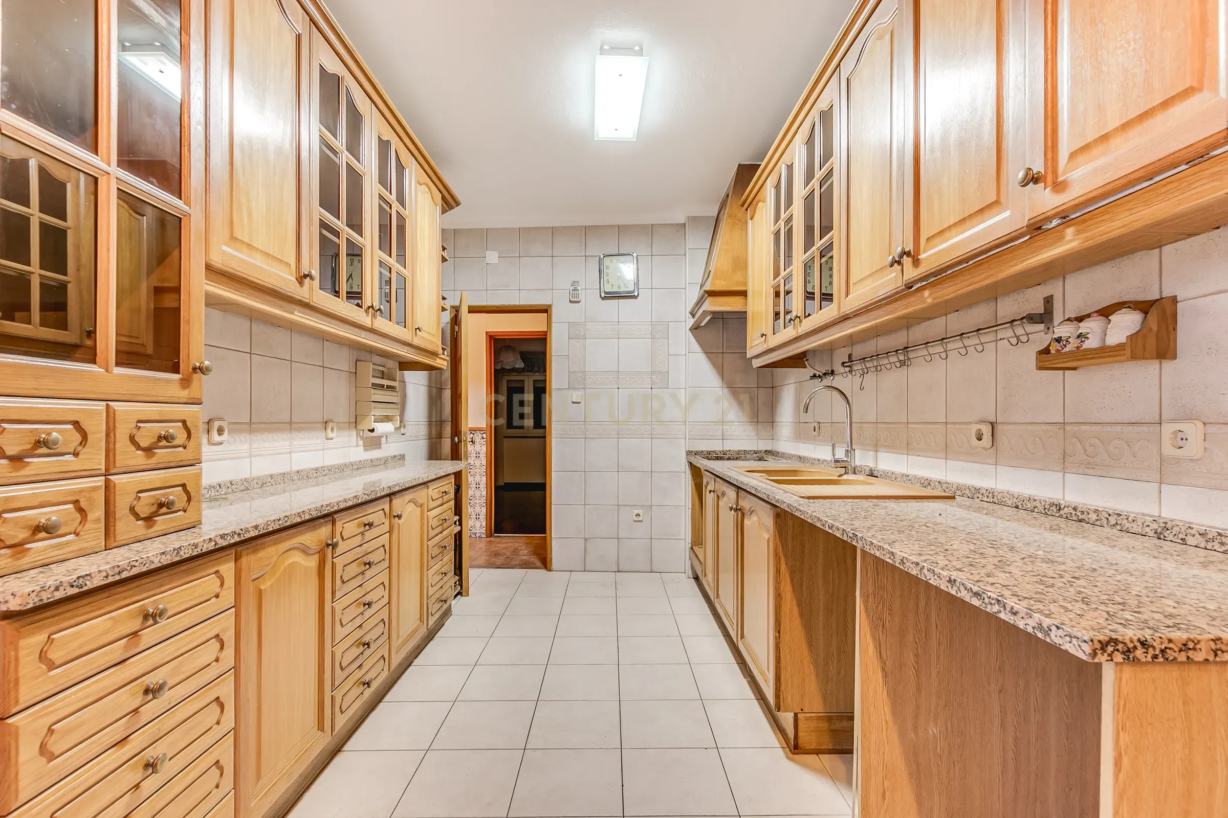MORADIA BI-FAMILIAR - CATUJAL / LOURES - Image 37