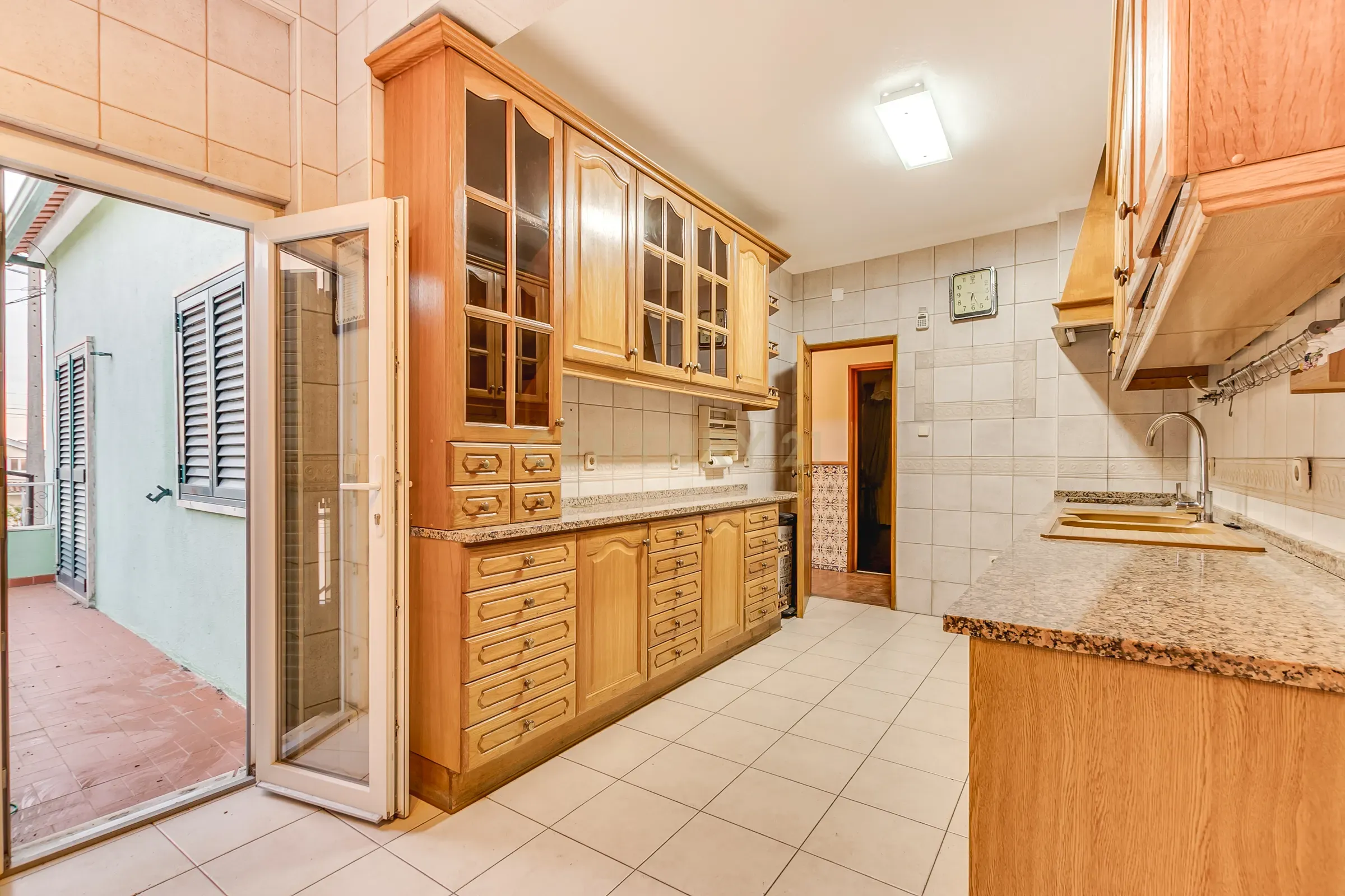 MORADIA BI-FAMILIAR - CATUJAL / LOURES - Image 38