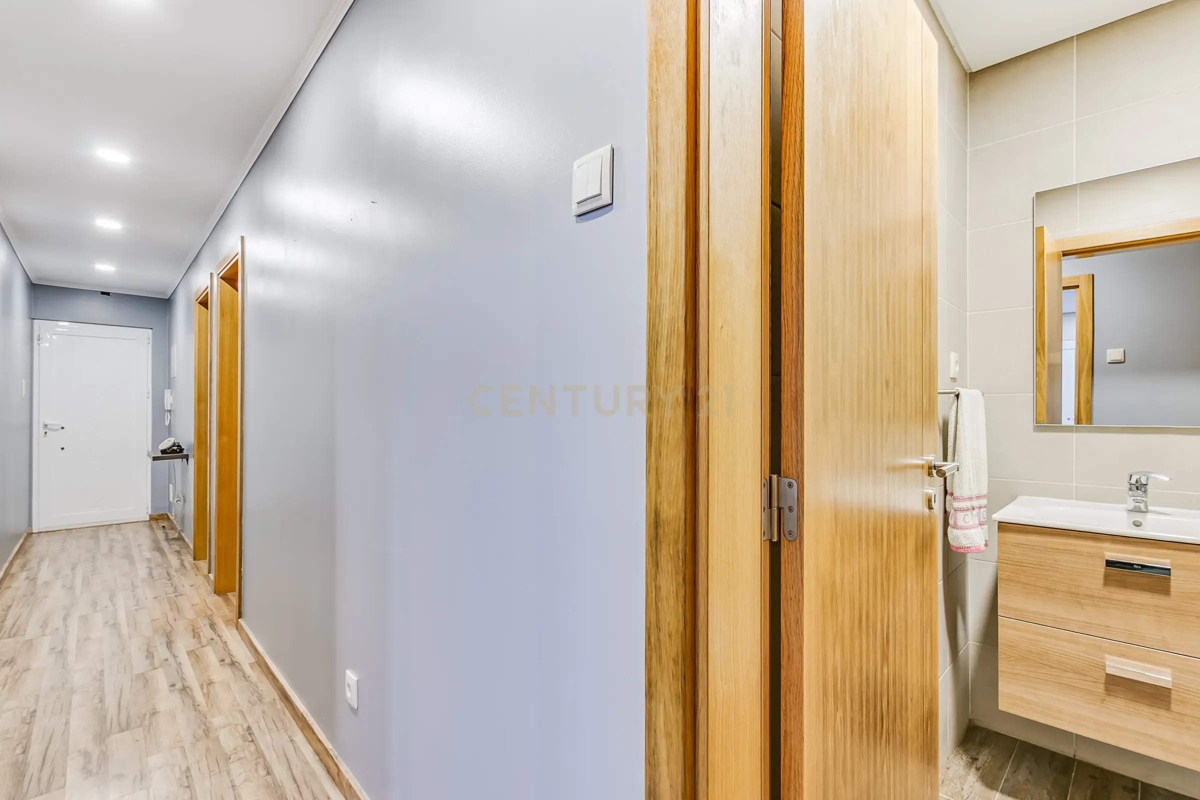 MORADIA BI-FAMILIAR - CATUJAL / LOURES - Image 18