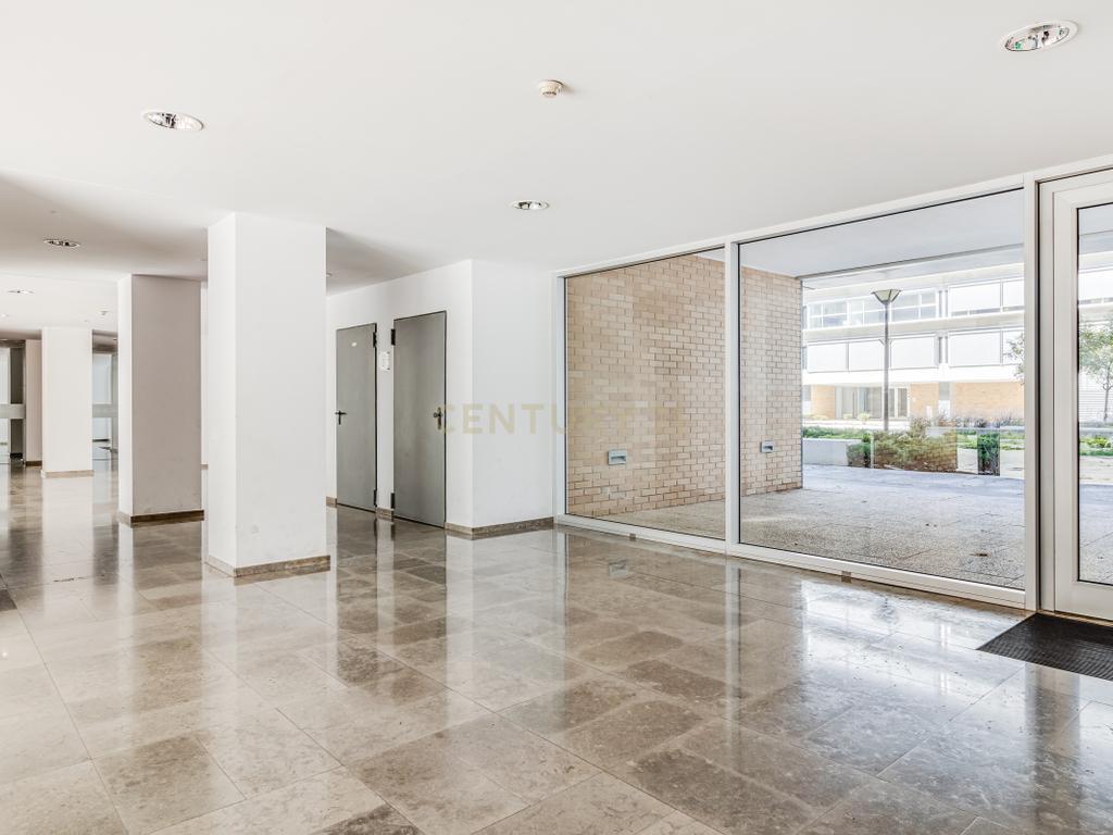 Fantástico T2 em condomínio privado com um lugar de estacionamento - Image 35