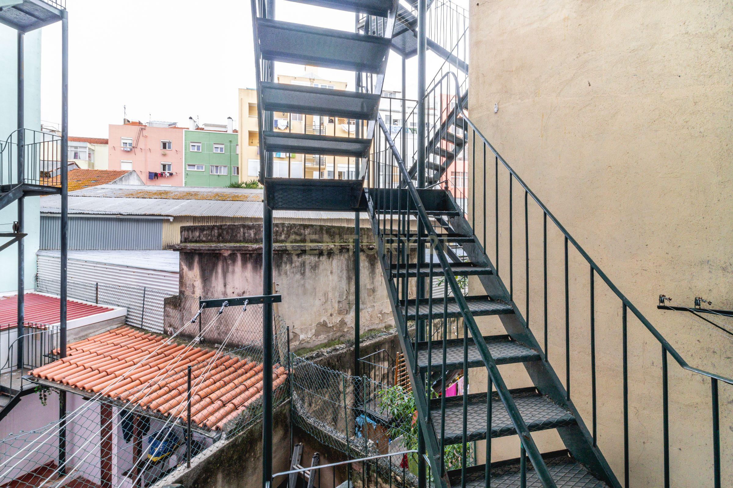 Apartamento Luminoso e Charmoso em Zona Central de Arroios - Image 27
