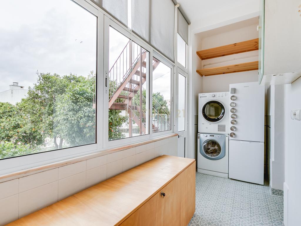Descubra o charme e a sofisticação deste T2 na Penha de França  - Image 11