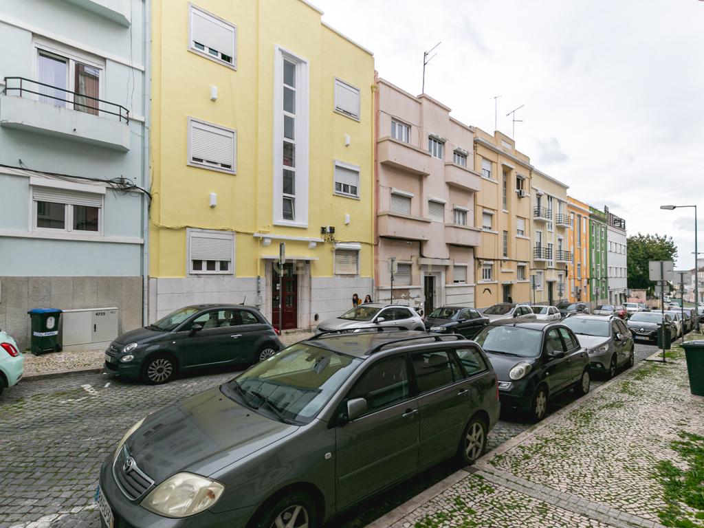 Descubra o charme e a sofisticação deste T2 na Penha de França  - Image 33