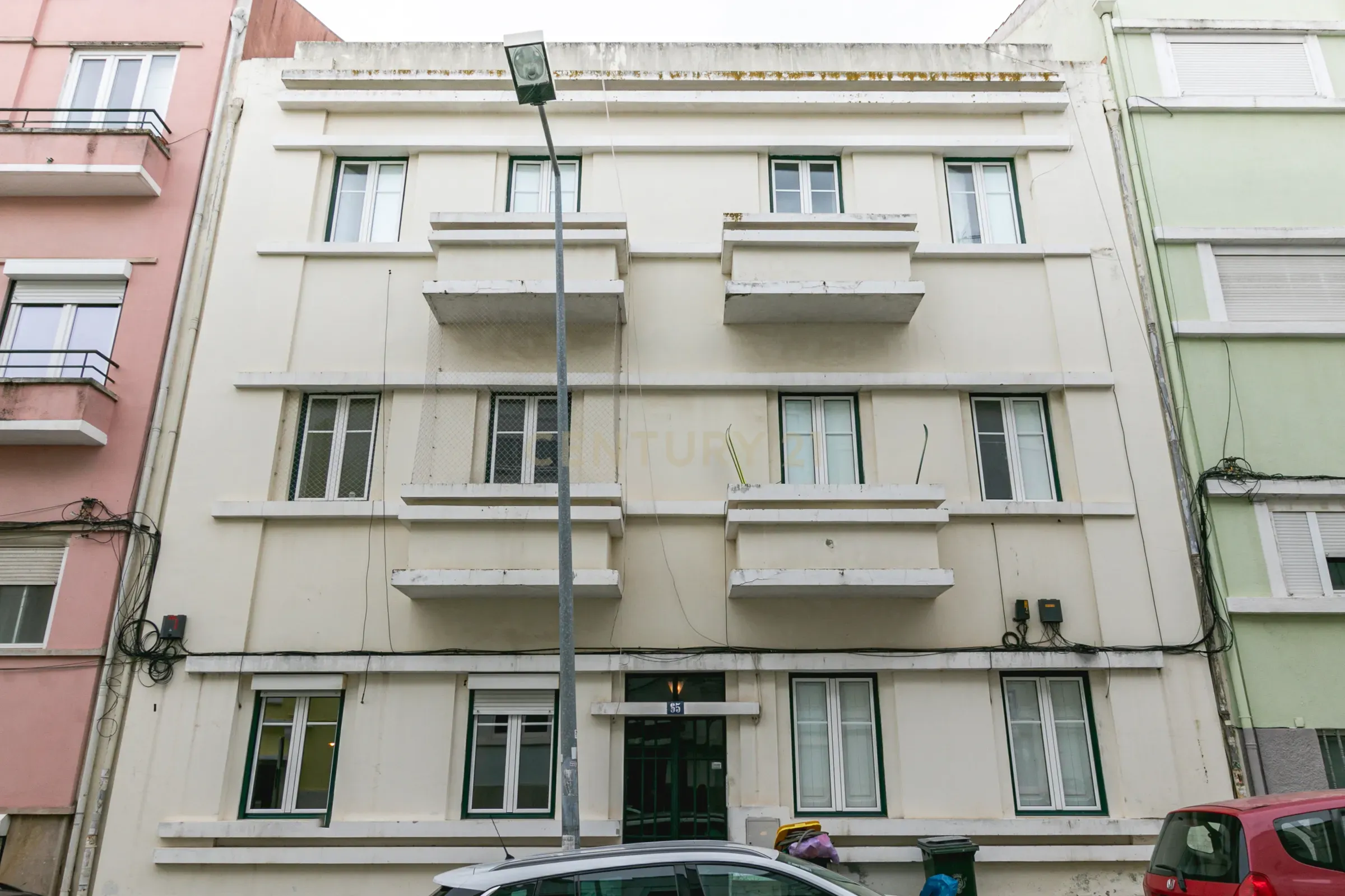 Descubra o charme e a sofisticação deste T2 na Penha de França - Image 29