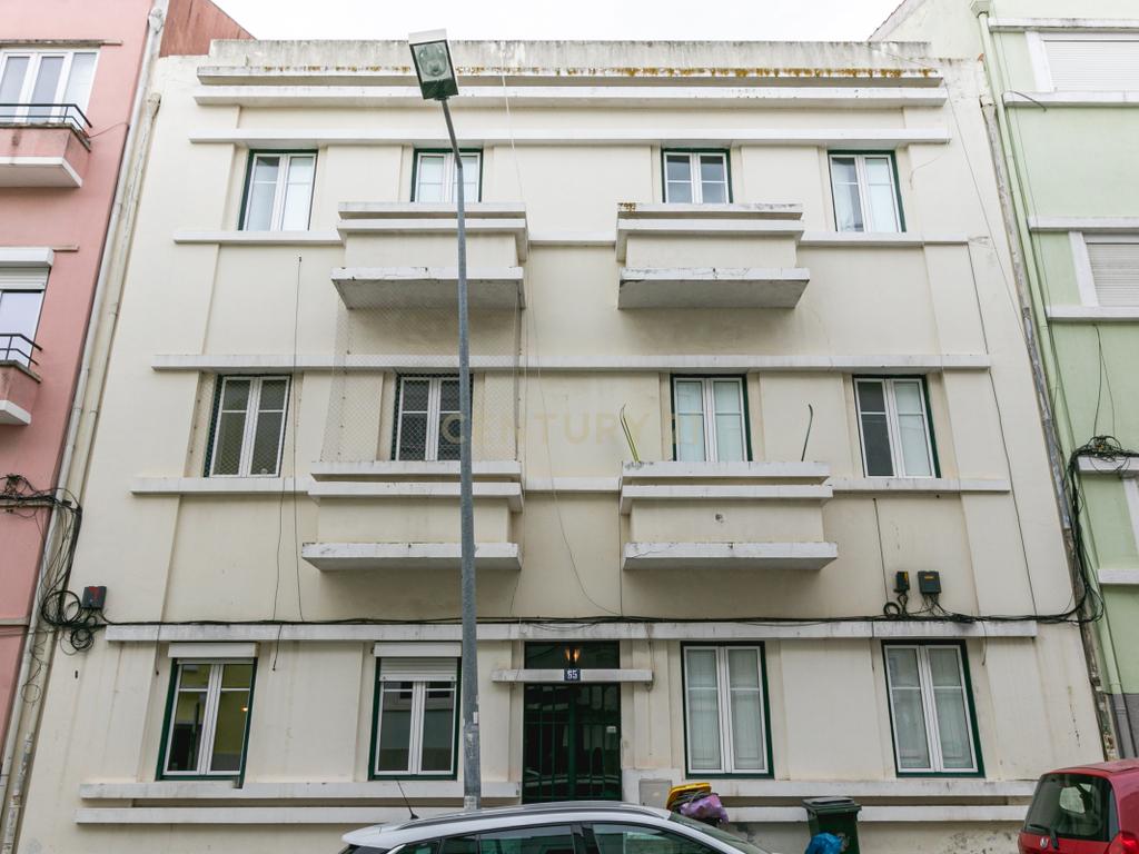 Descubra o charme e a sofisticação deste T2 na Penha de França  - Image 29